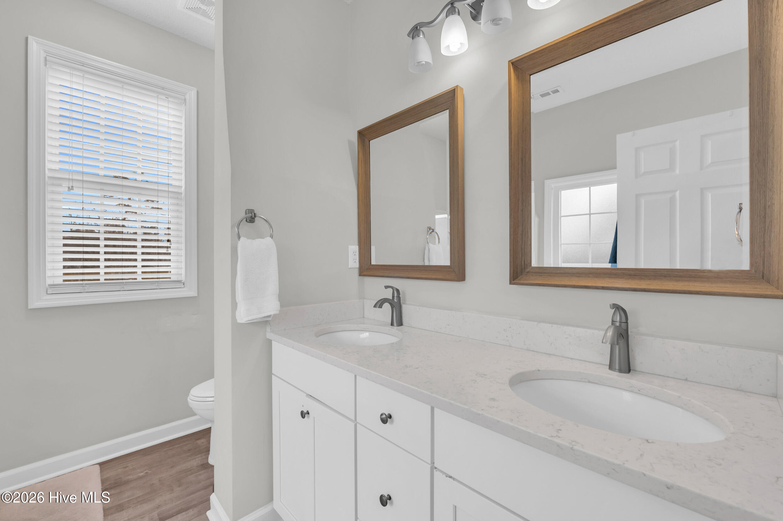 100554292 | Photo 20