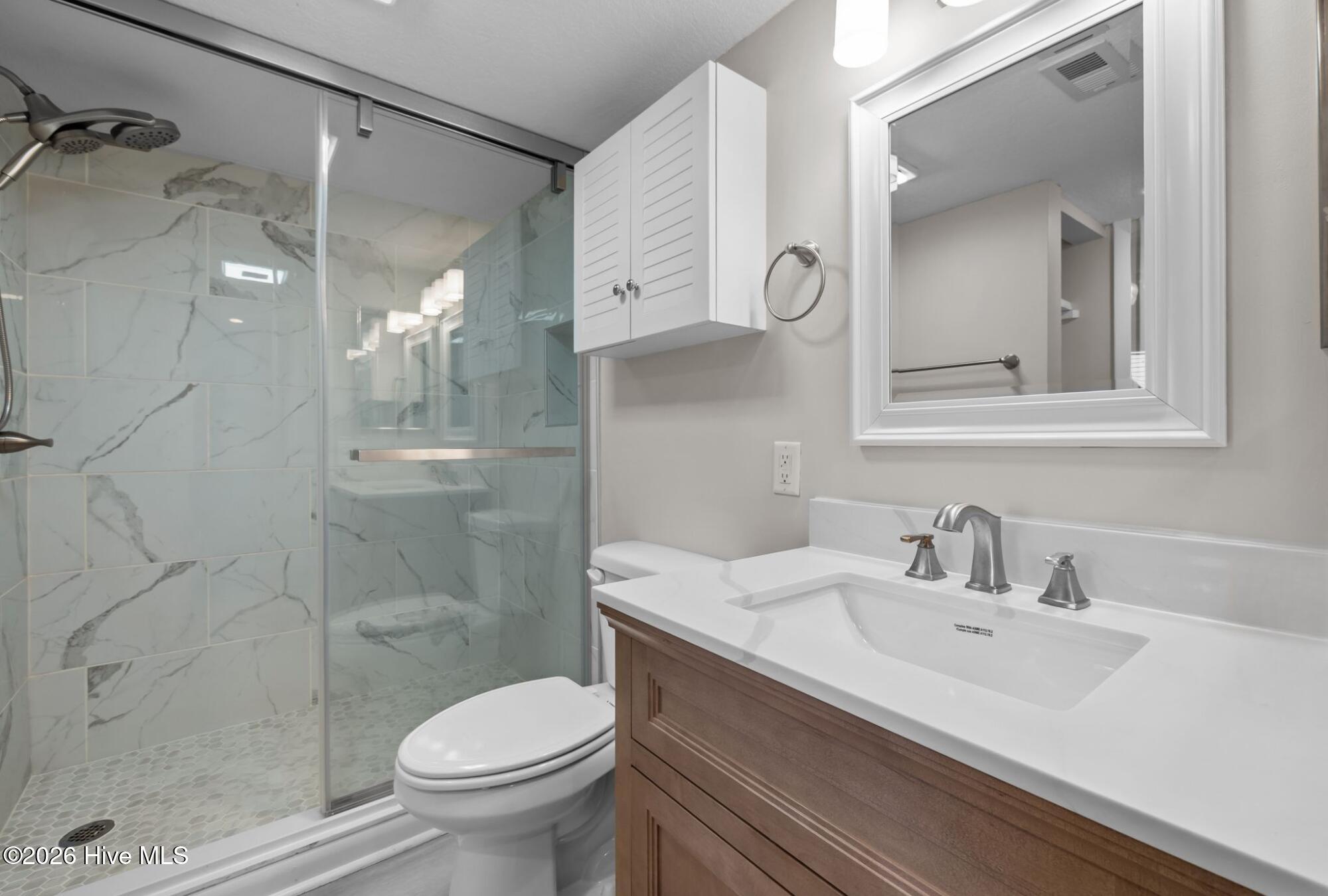 100550428 | Photo 18