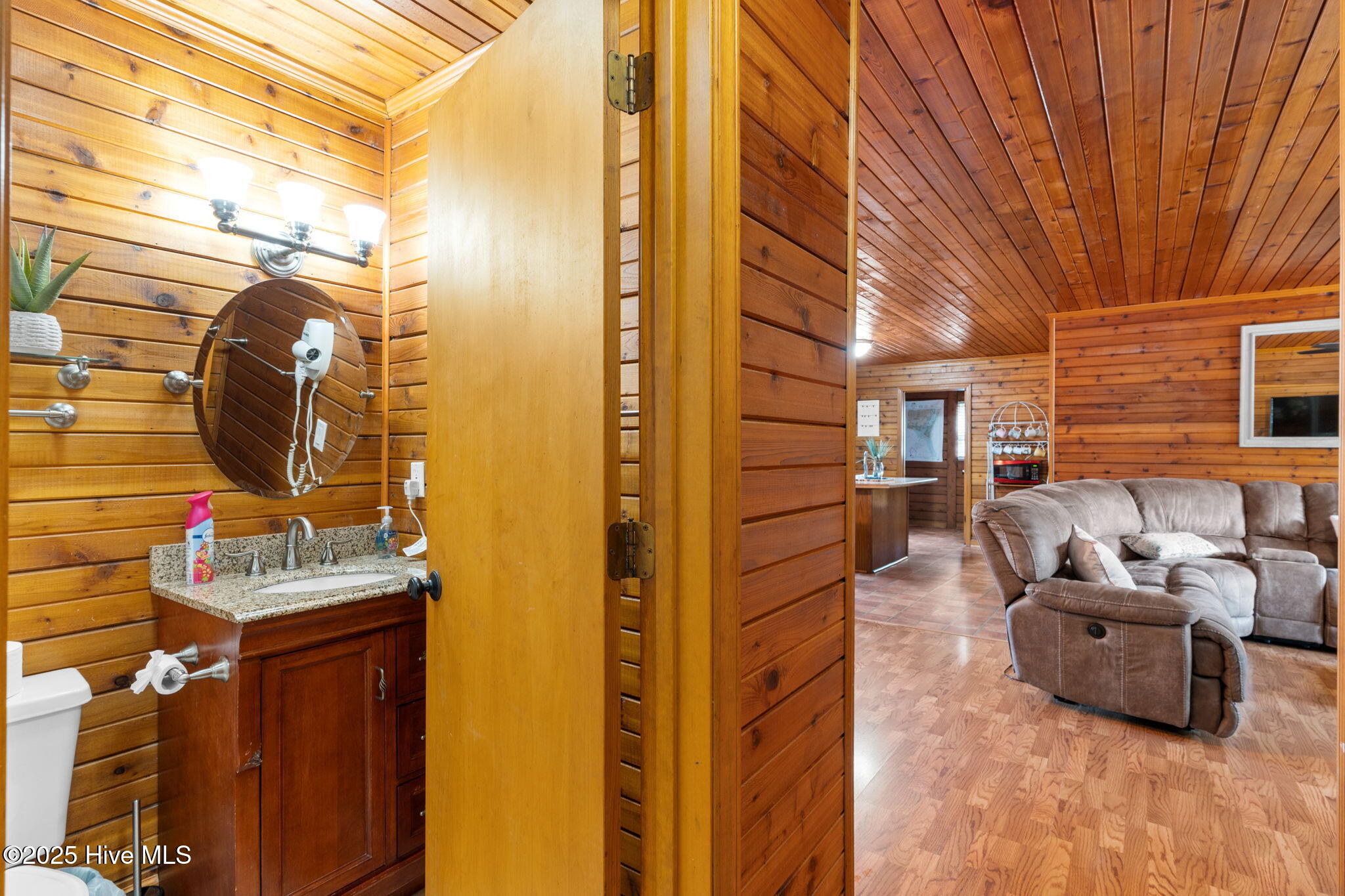 100511557 | Photo 29