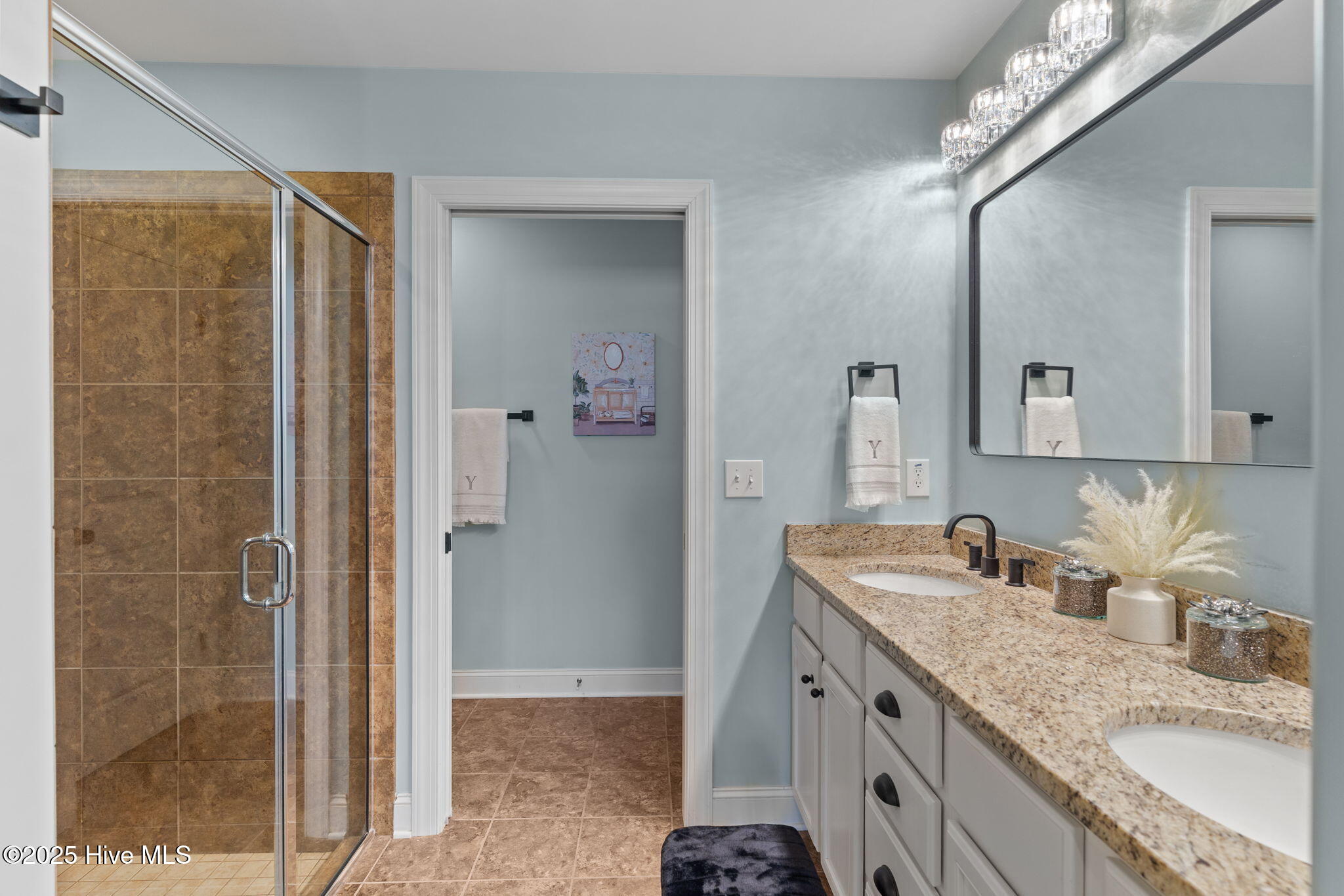 100534405 | Photo 27