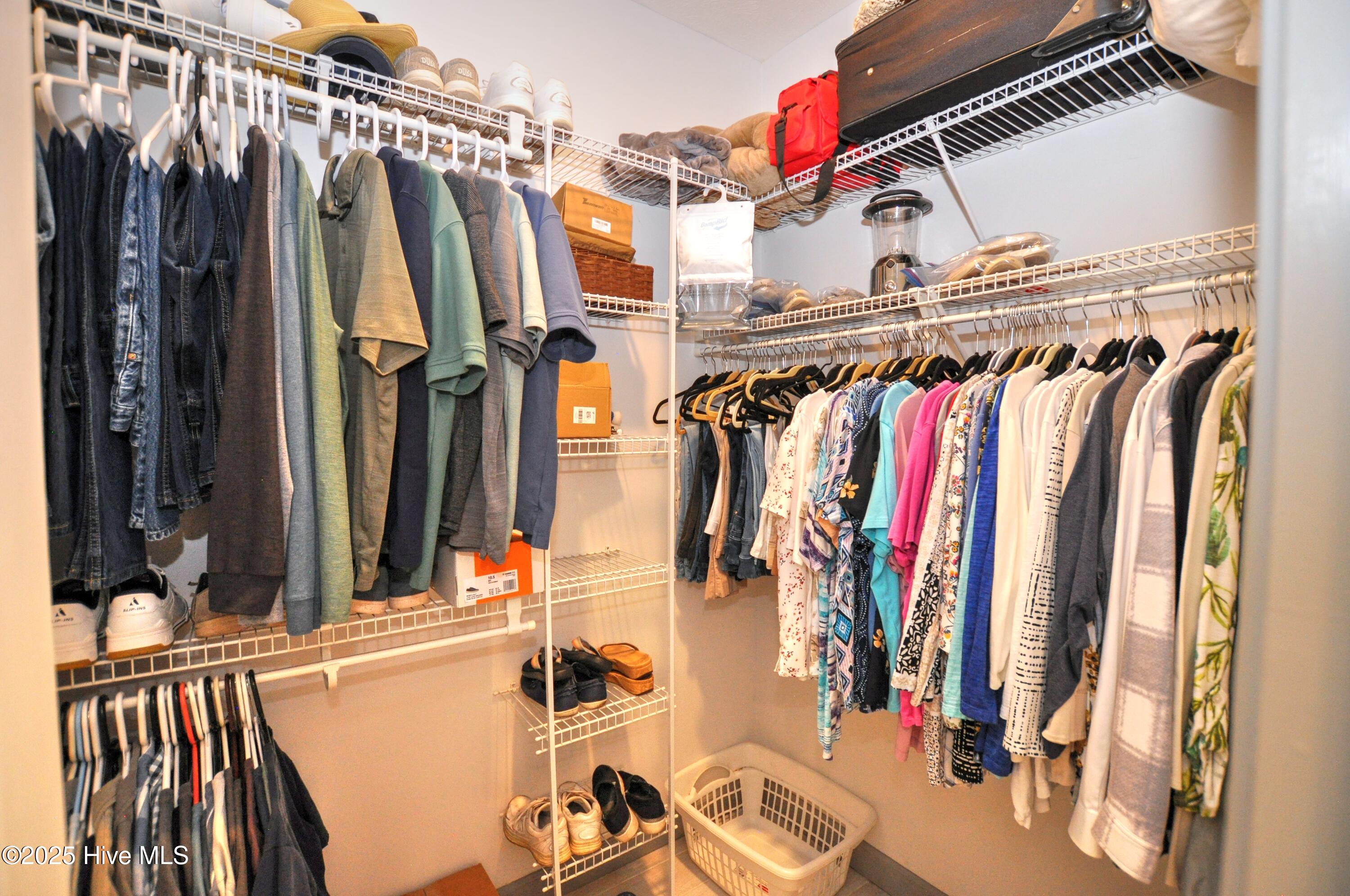 100519003 | Photo 19