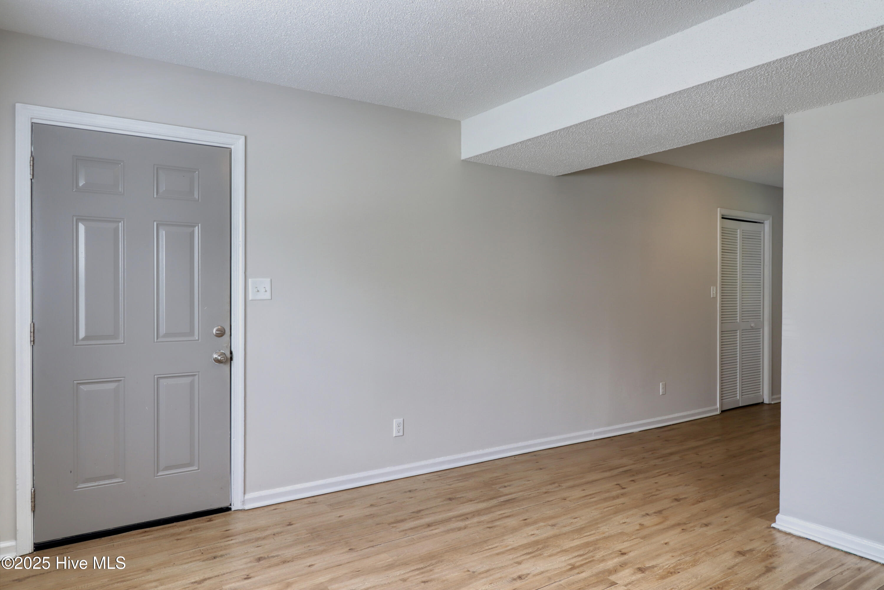 100557639 | Photo 10