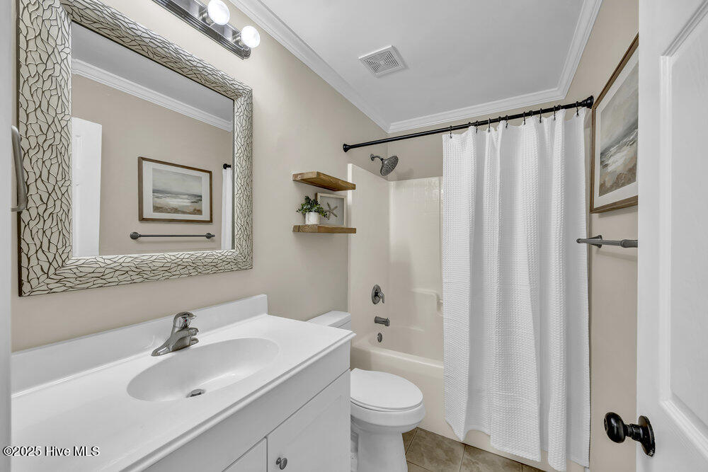 100543937 | Photo 19