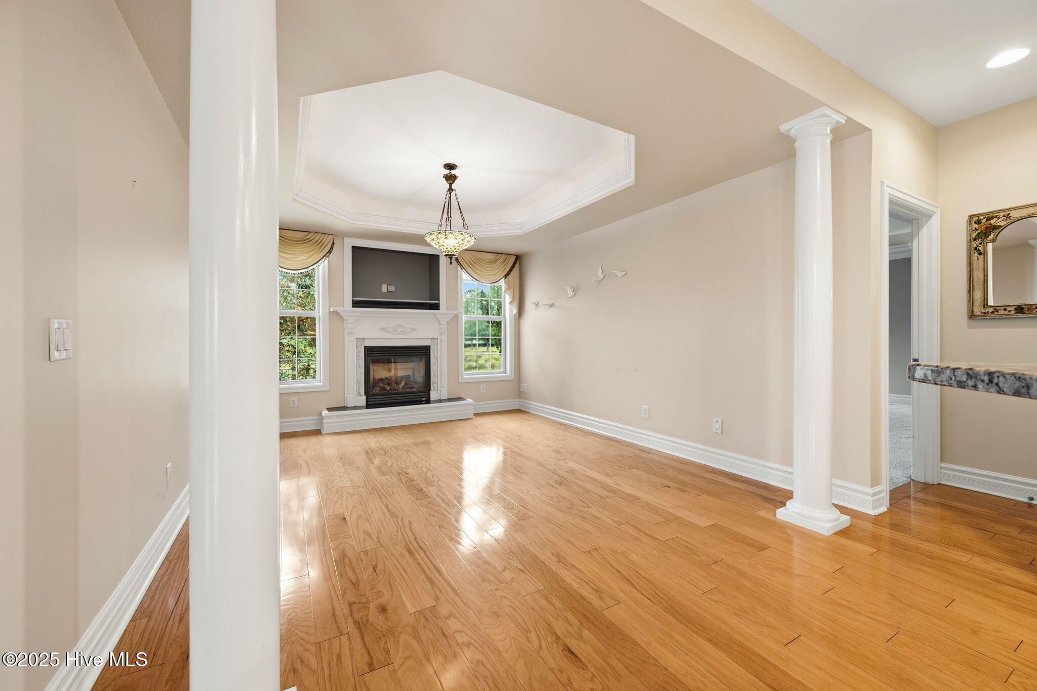 100536688 | Photo 24