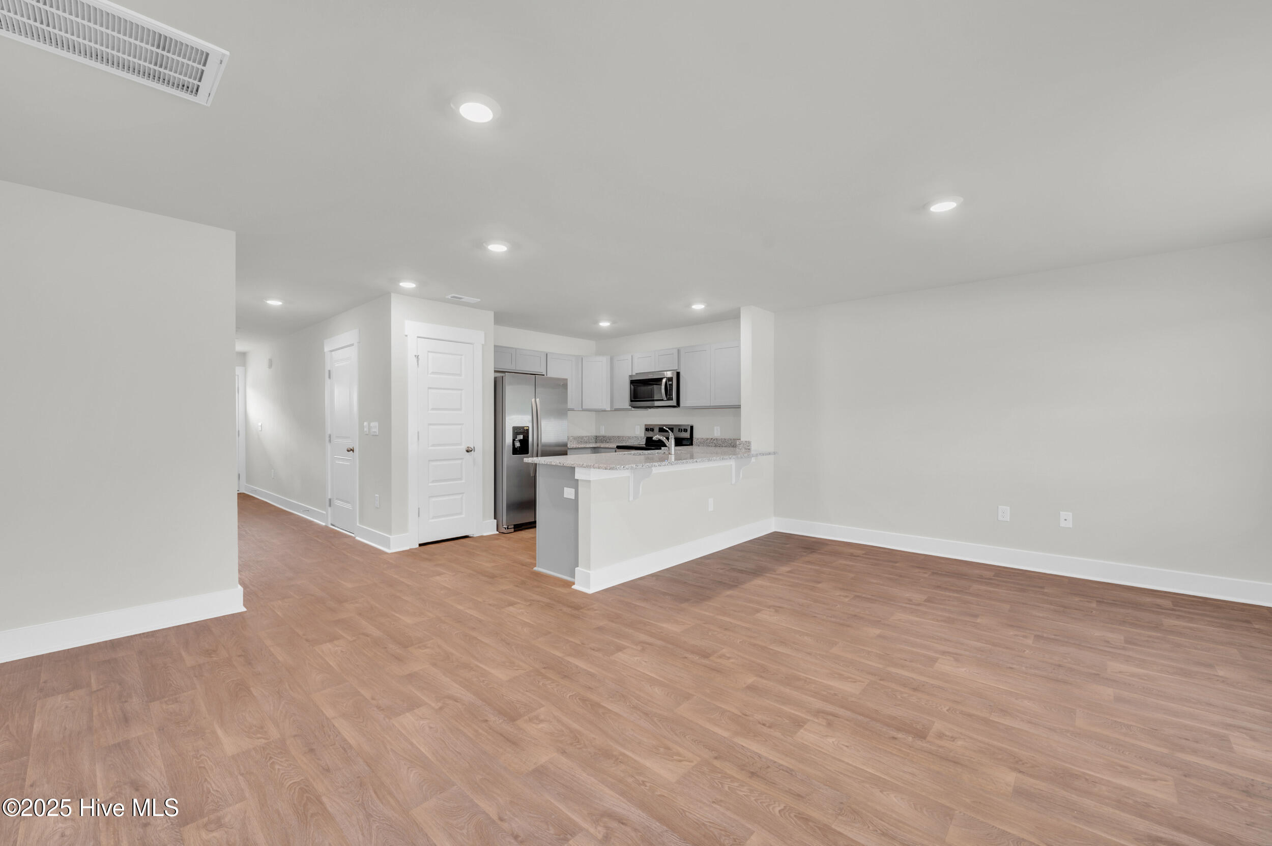 100539430 | Photo 11