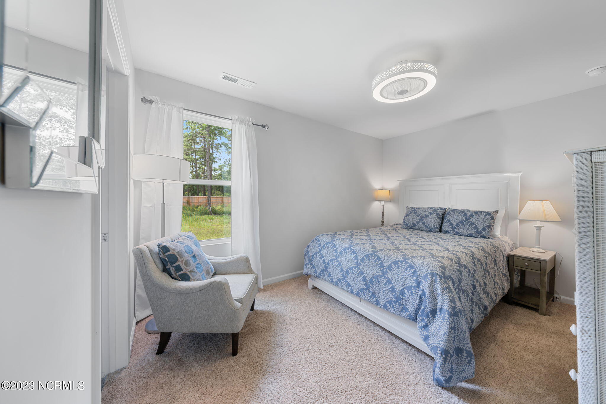 100536521 | Photo 15