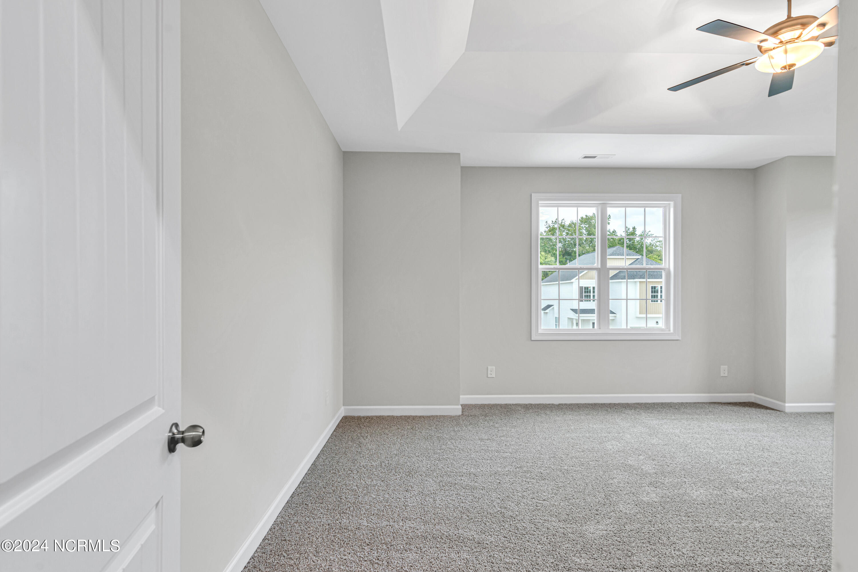 100563429 | Photo 23