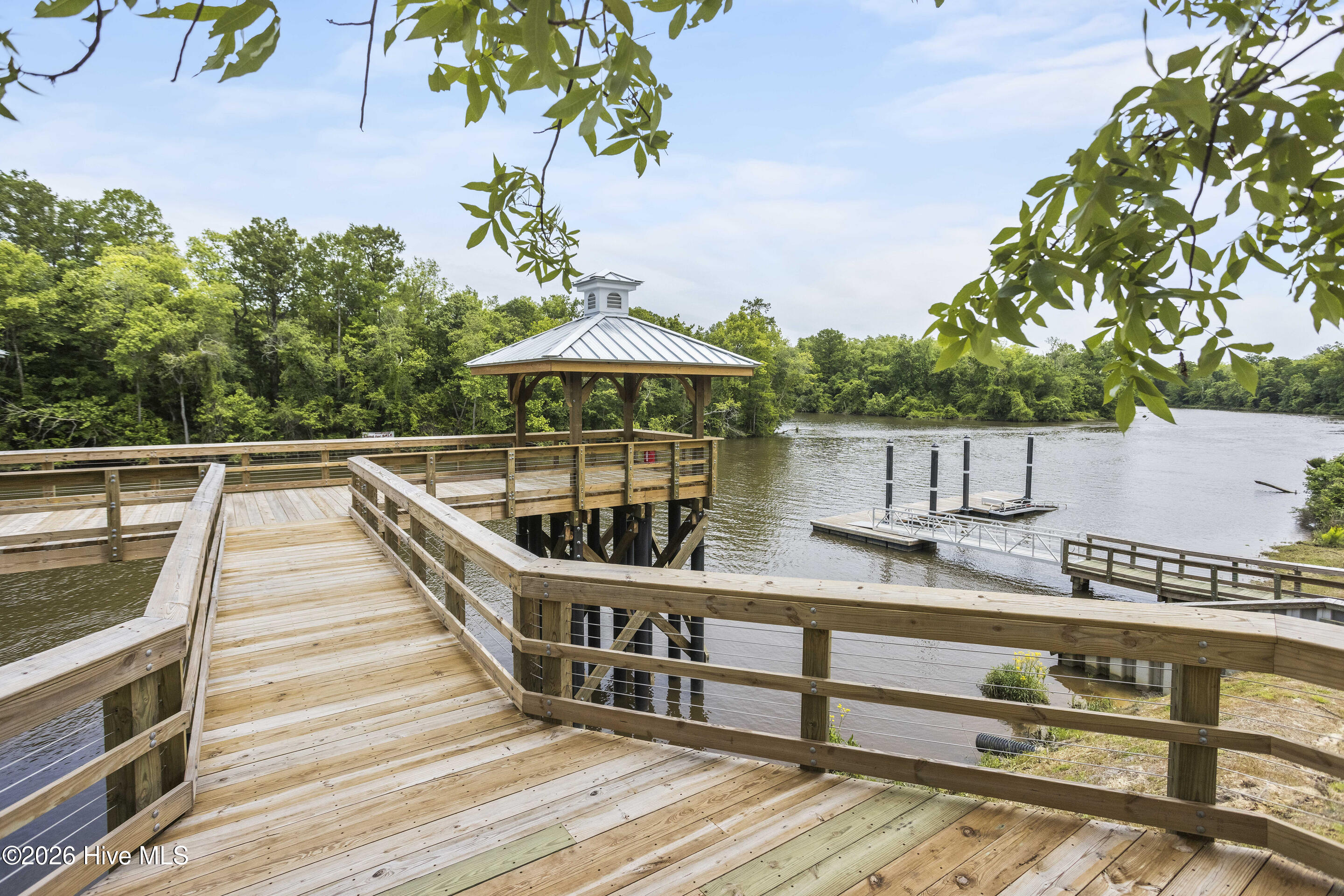 100552270 | Photo 10