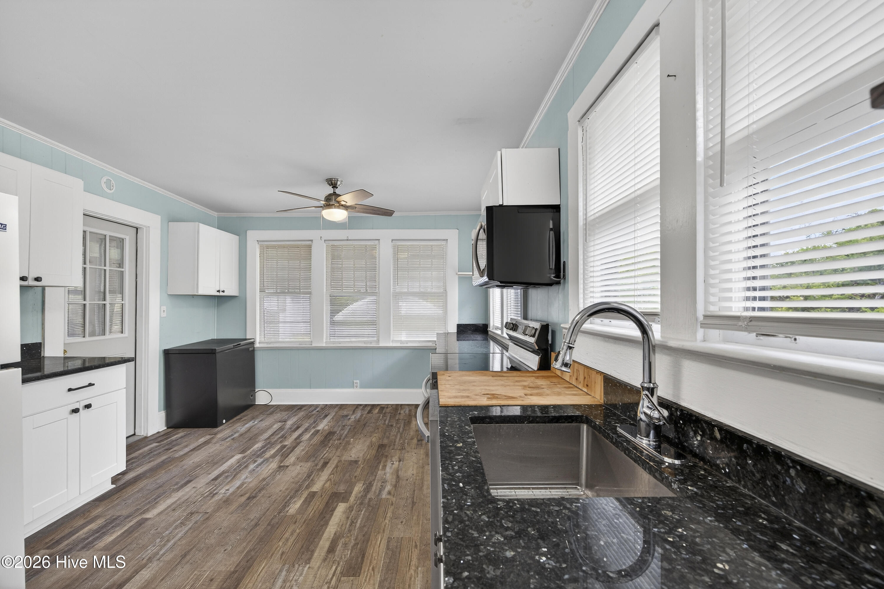 100564526 | Photo 21