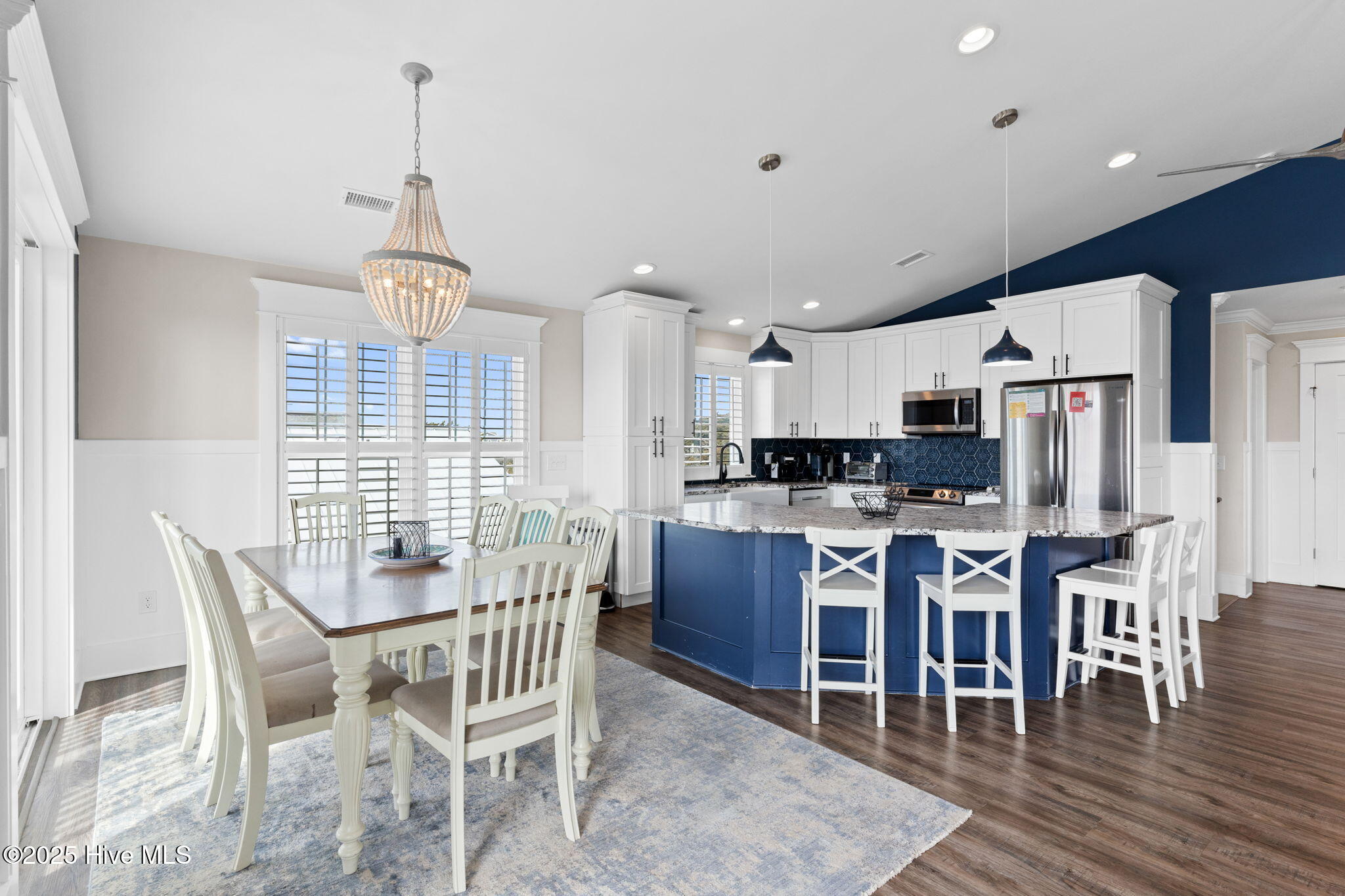 100486813 | Photo 39