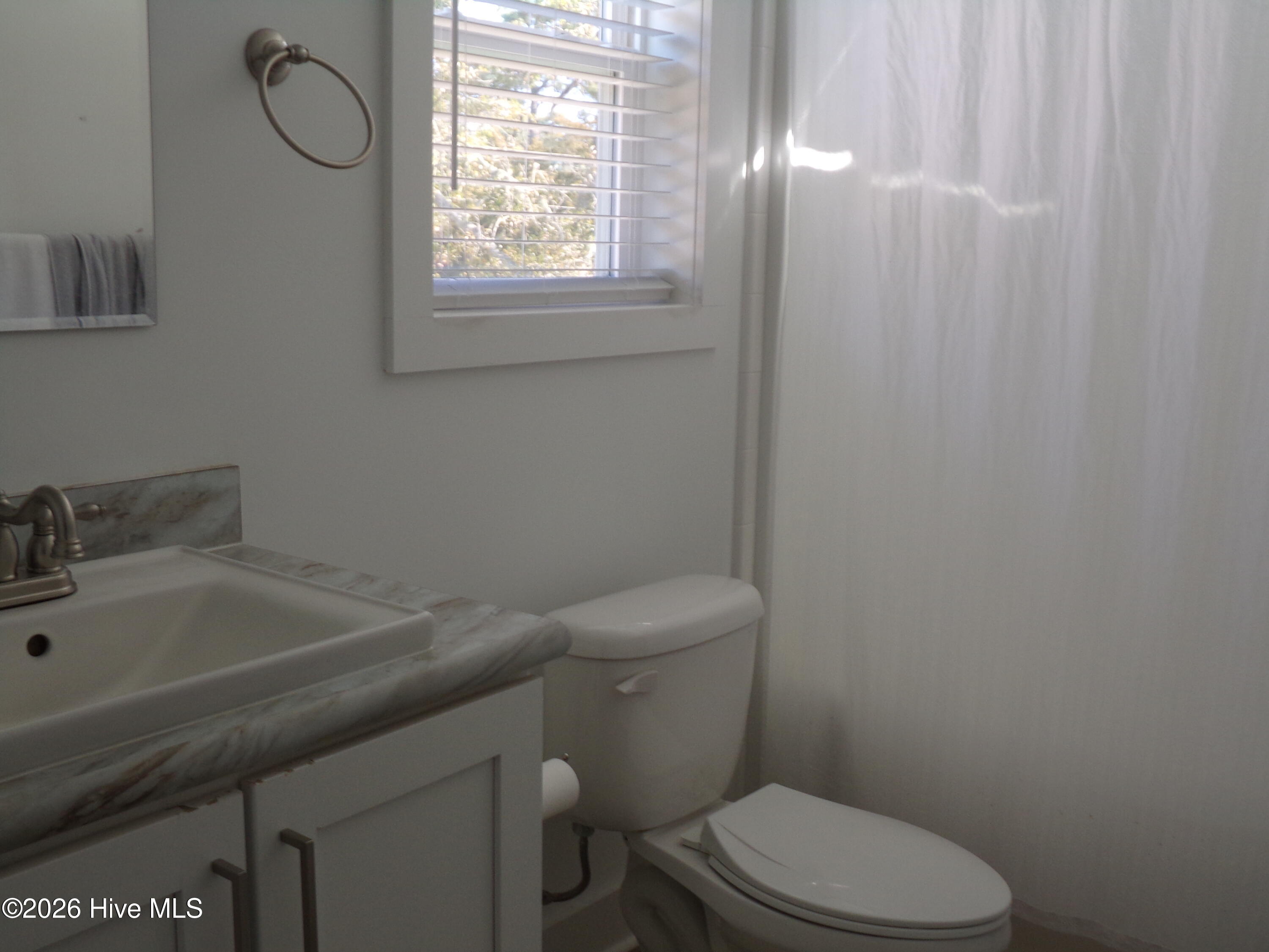 100547282 | Photo 34