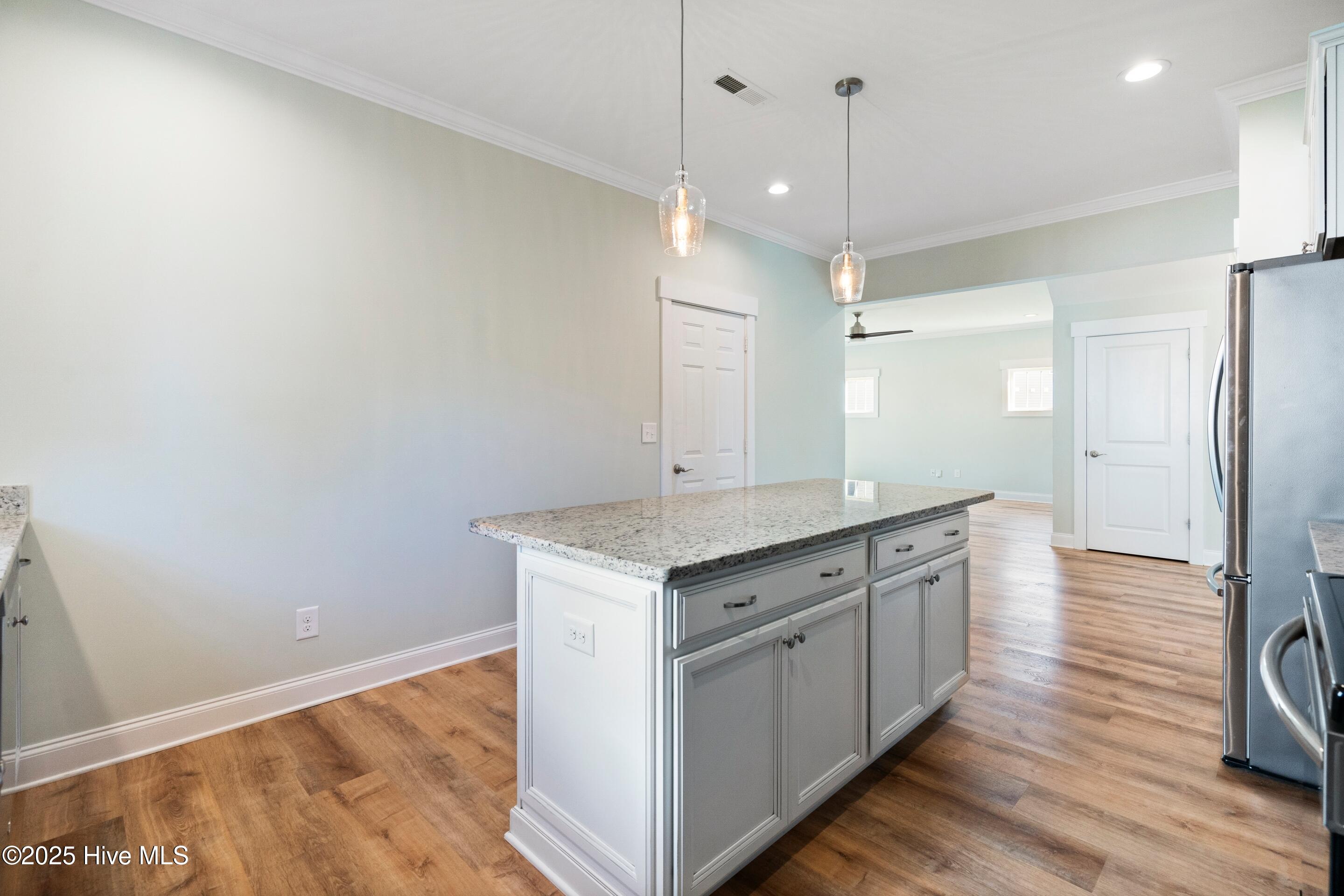 100527219 | Photo 17