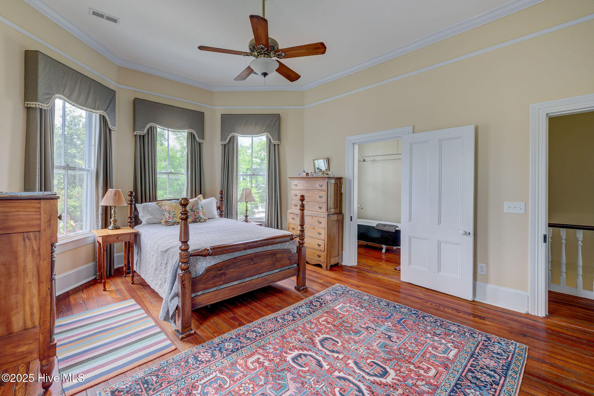 100515844 | Photo 23