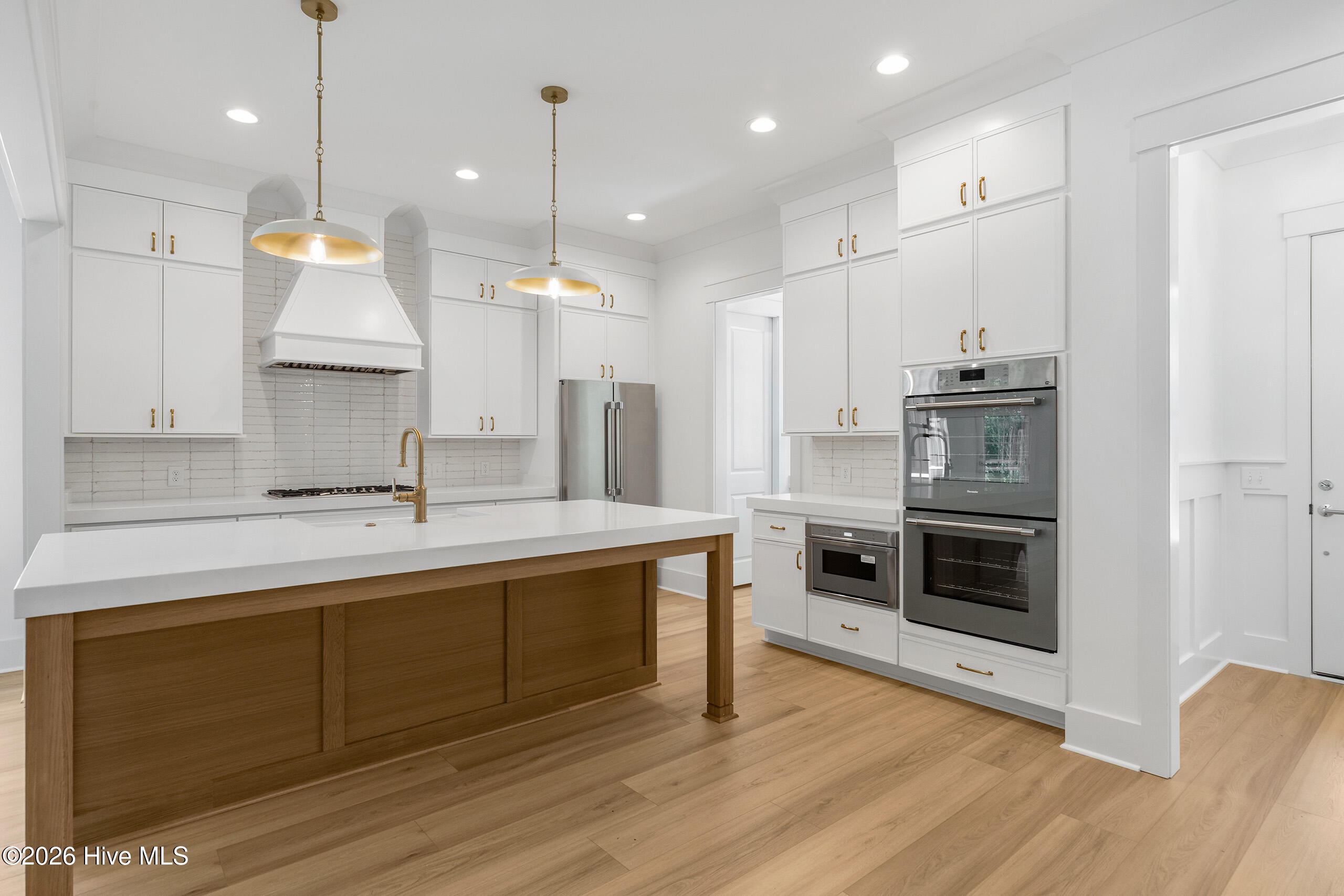 100519914 | Photo 23