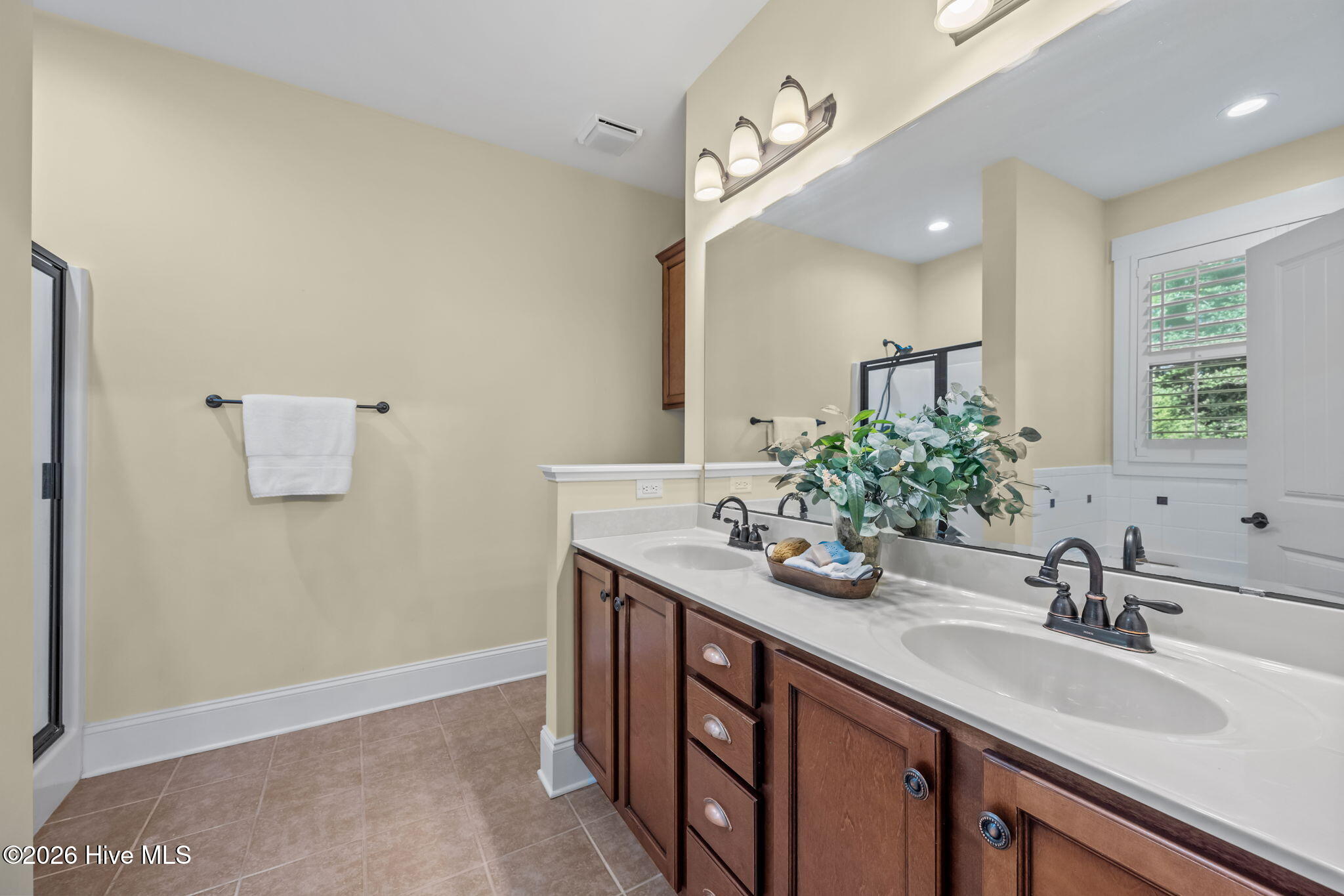 100569497 | Photo 28