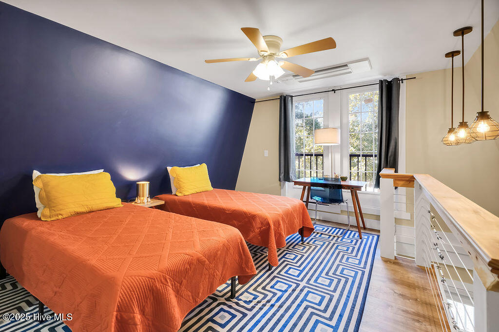 100538835 | Photo 24