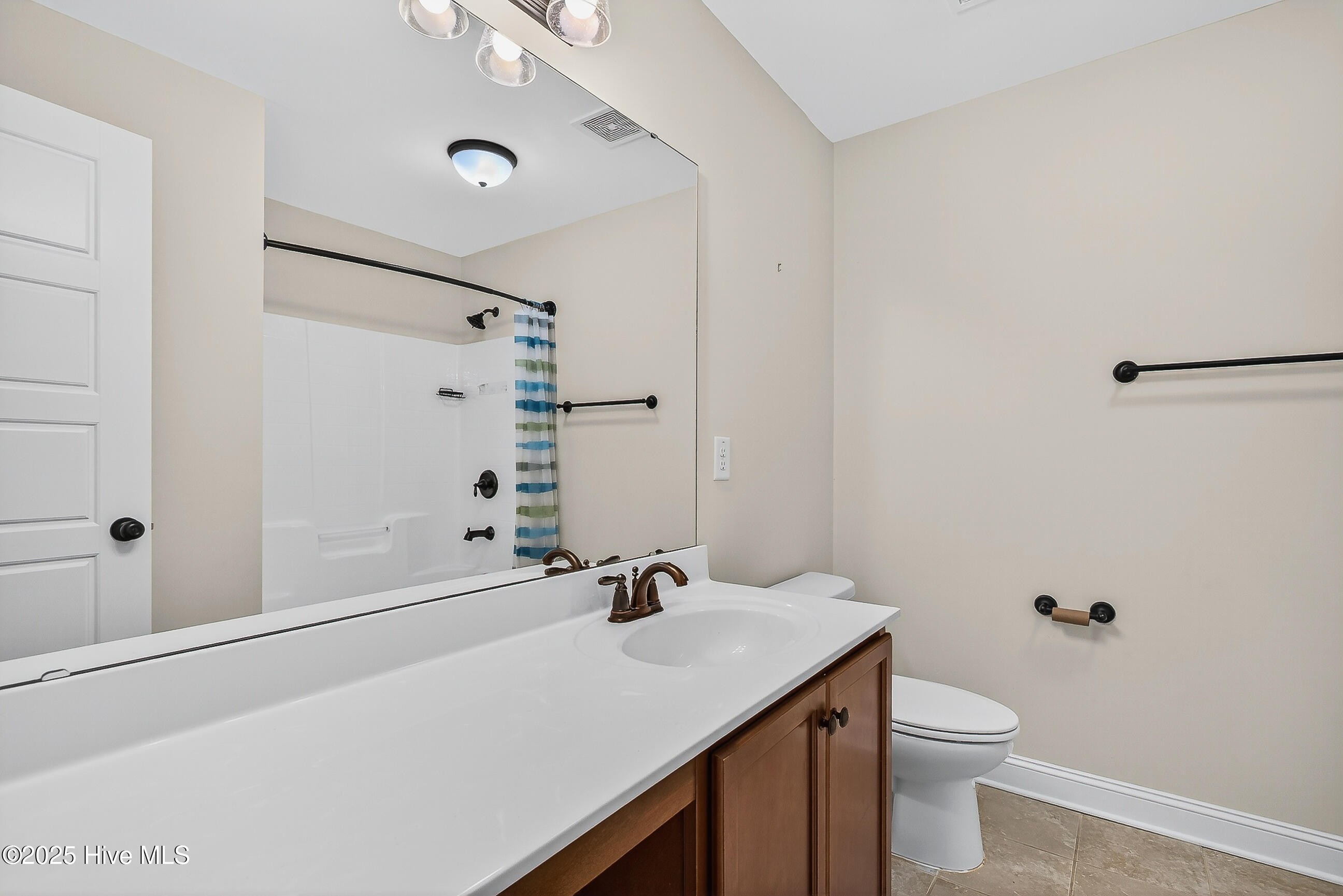 100534677 | Photo 46