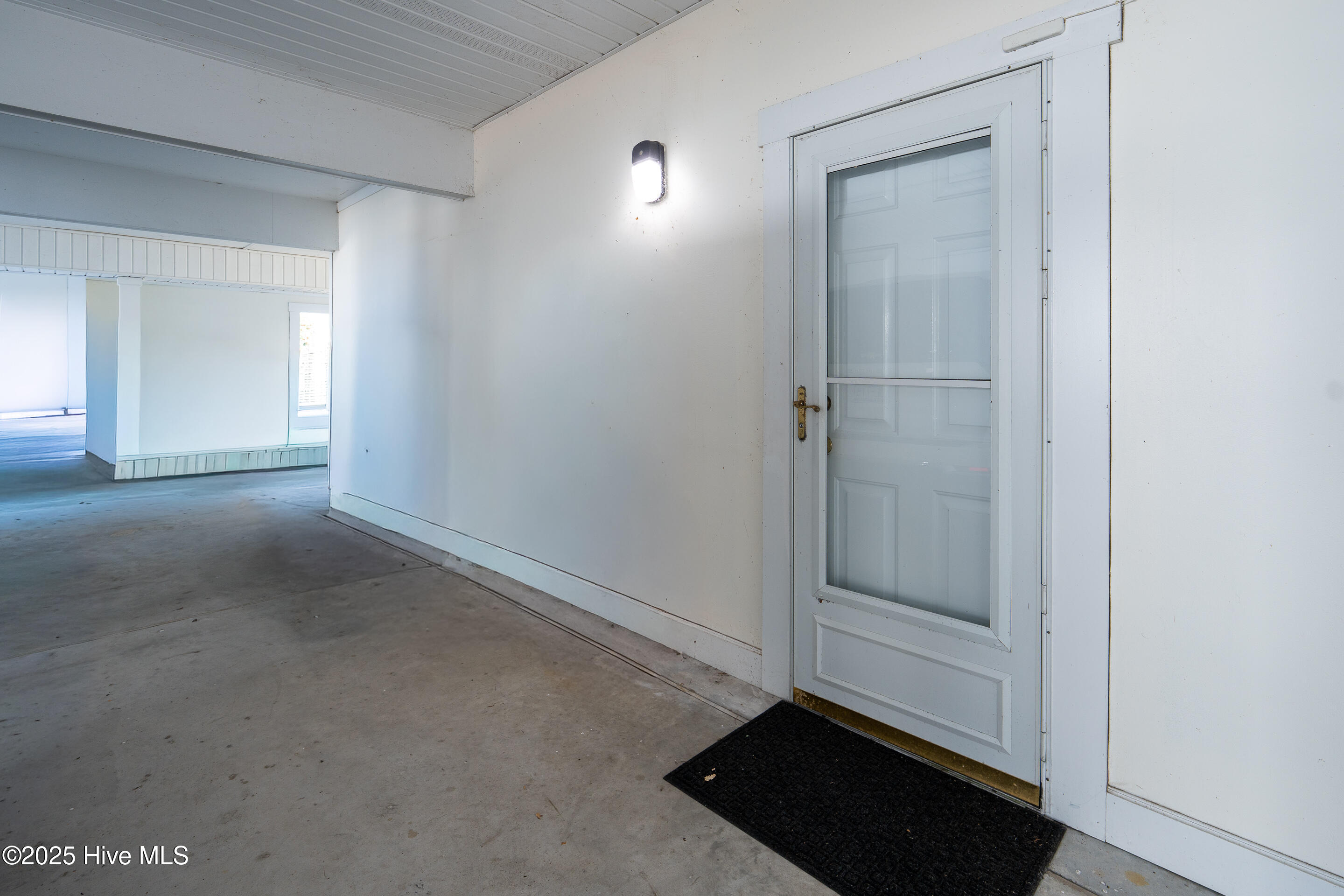 100543404 | Photo 31