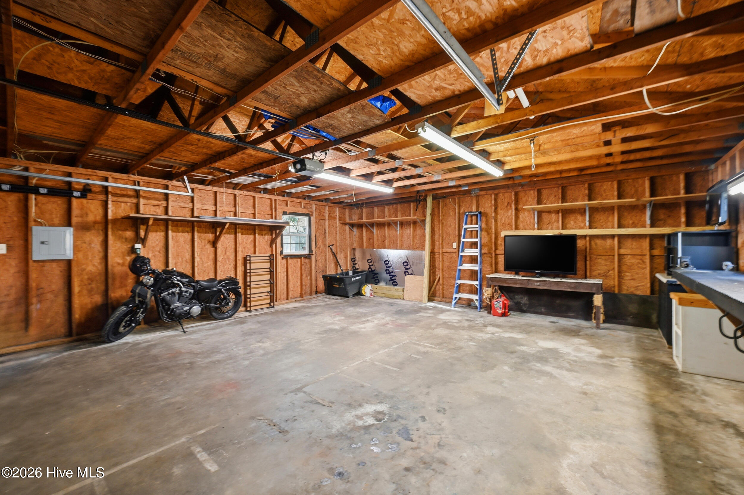 100562440 | Photo 30