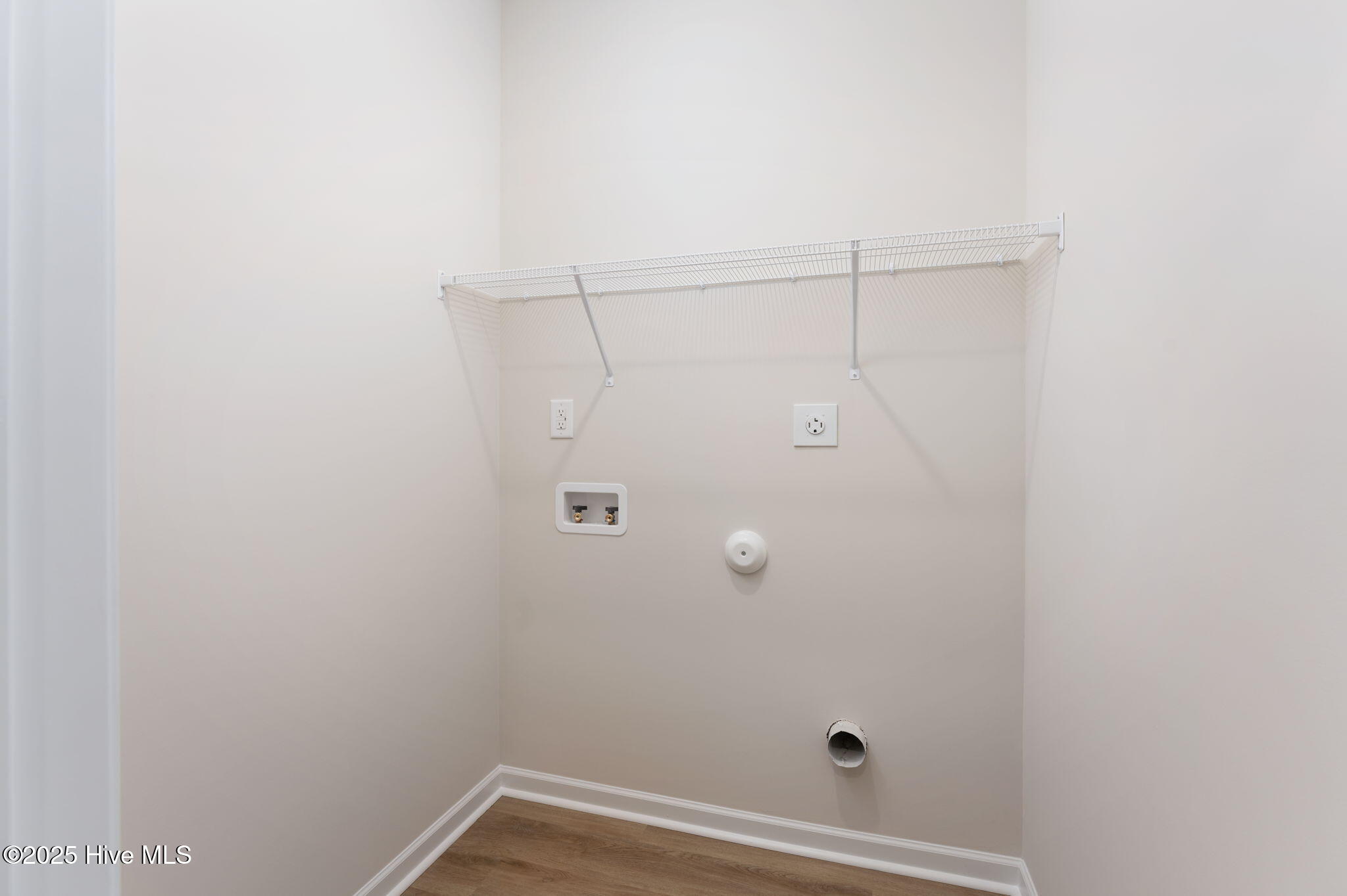 100558380 | Photo 20