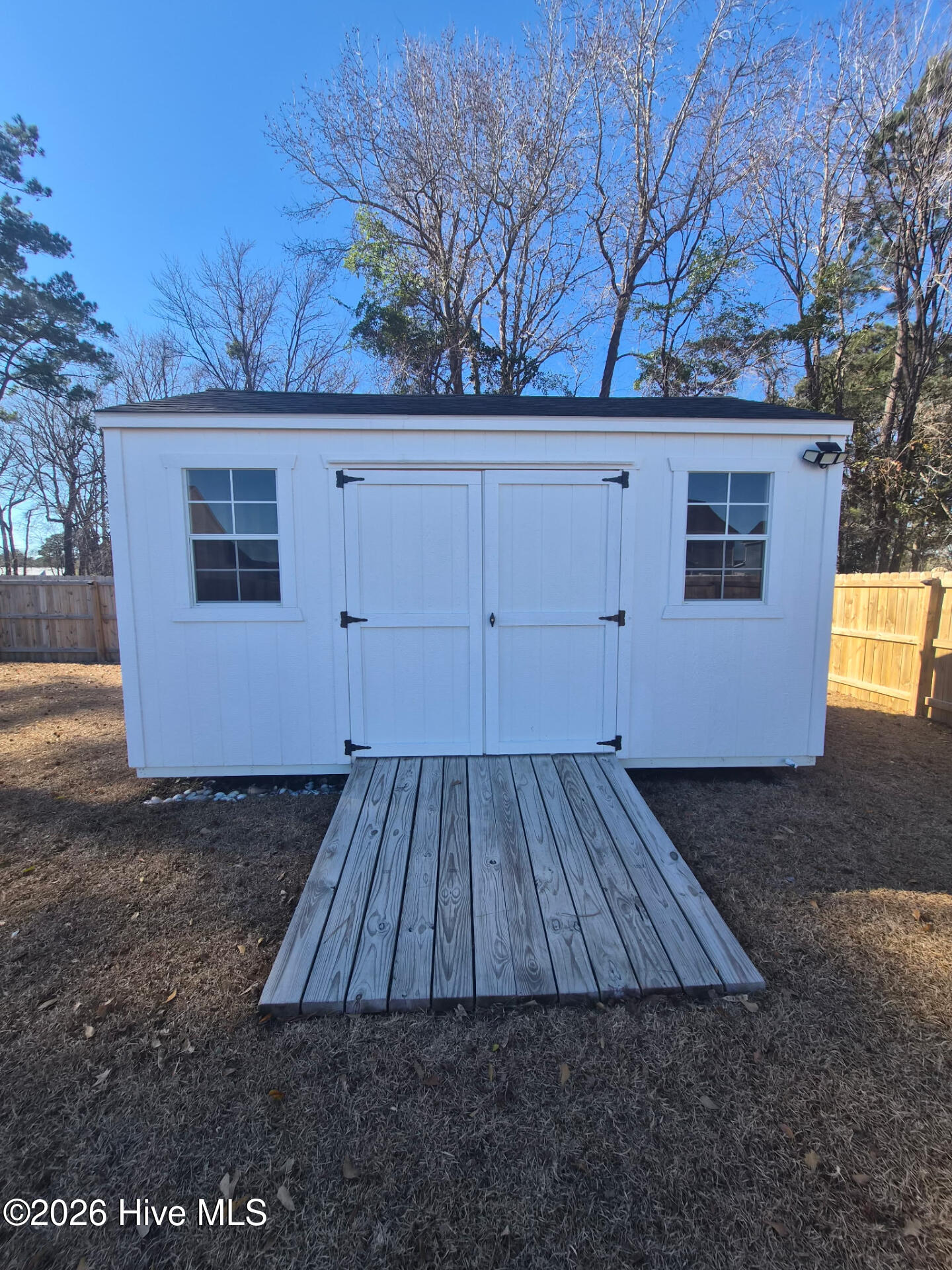 100547261 | Photo 32