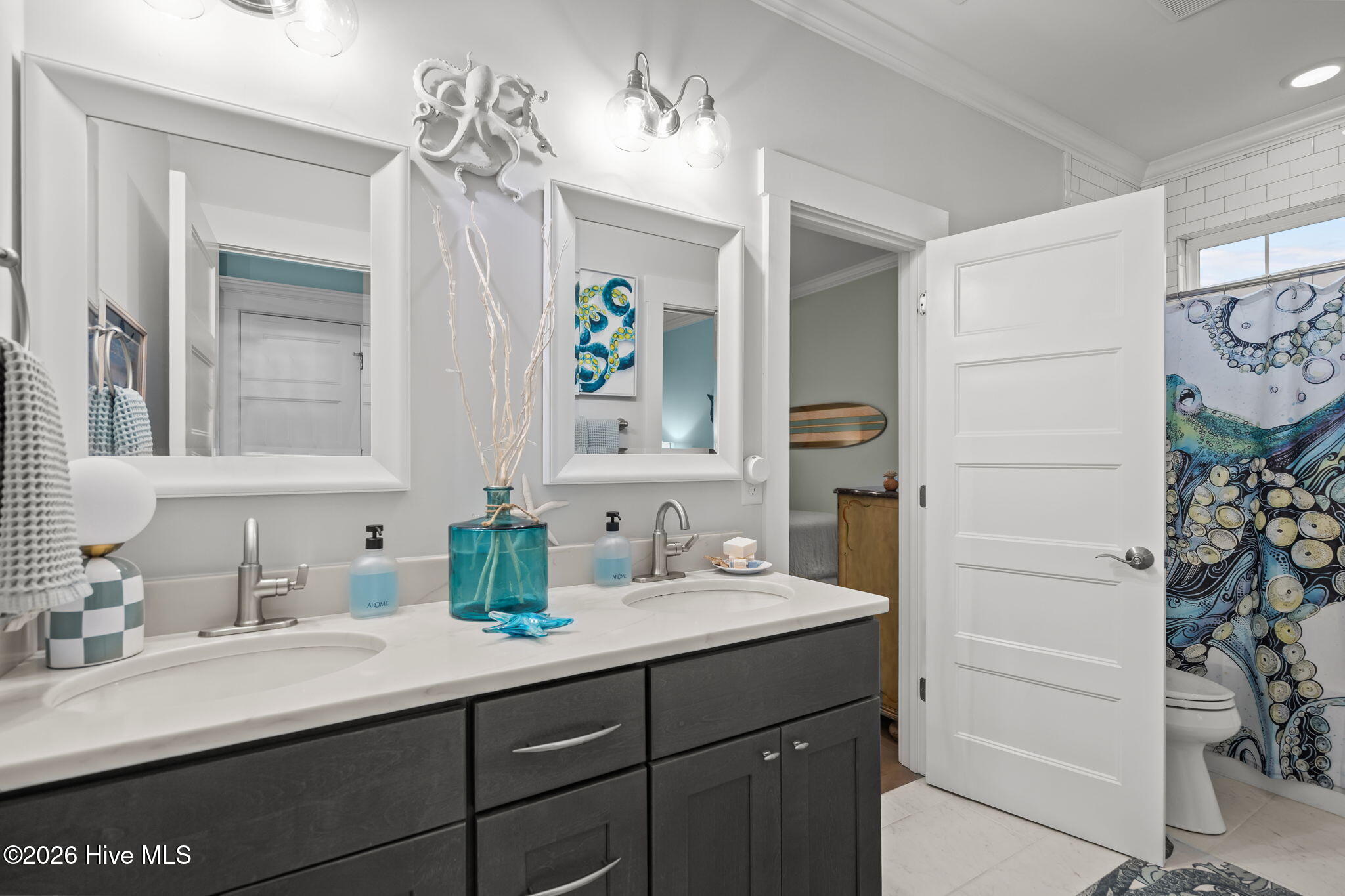 100549491 | Photo 26