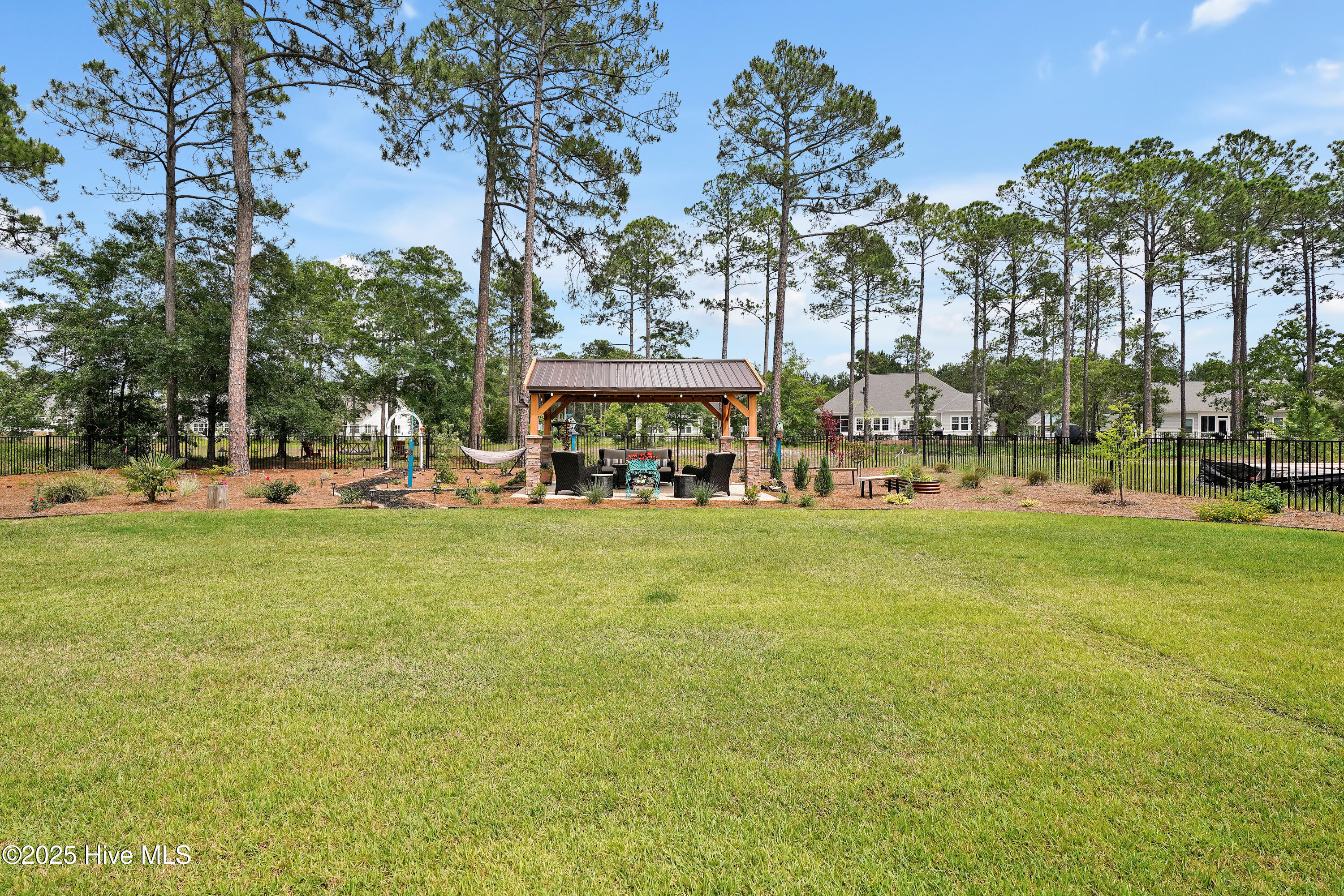 100508113 | Photo 29