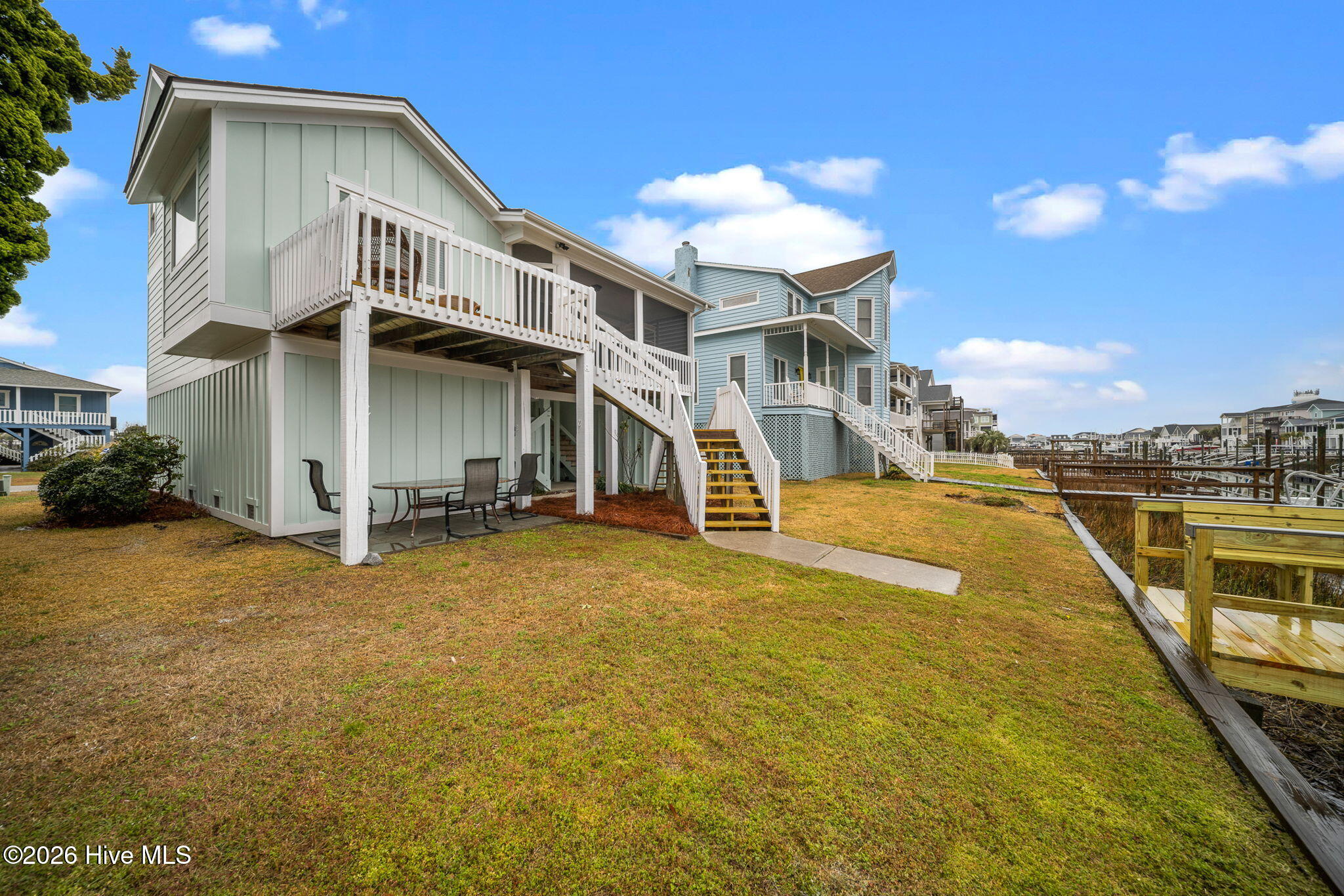 100557260 | Photo 45