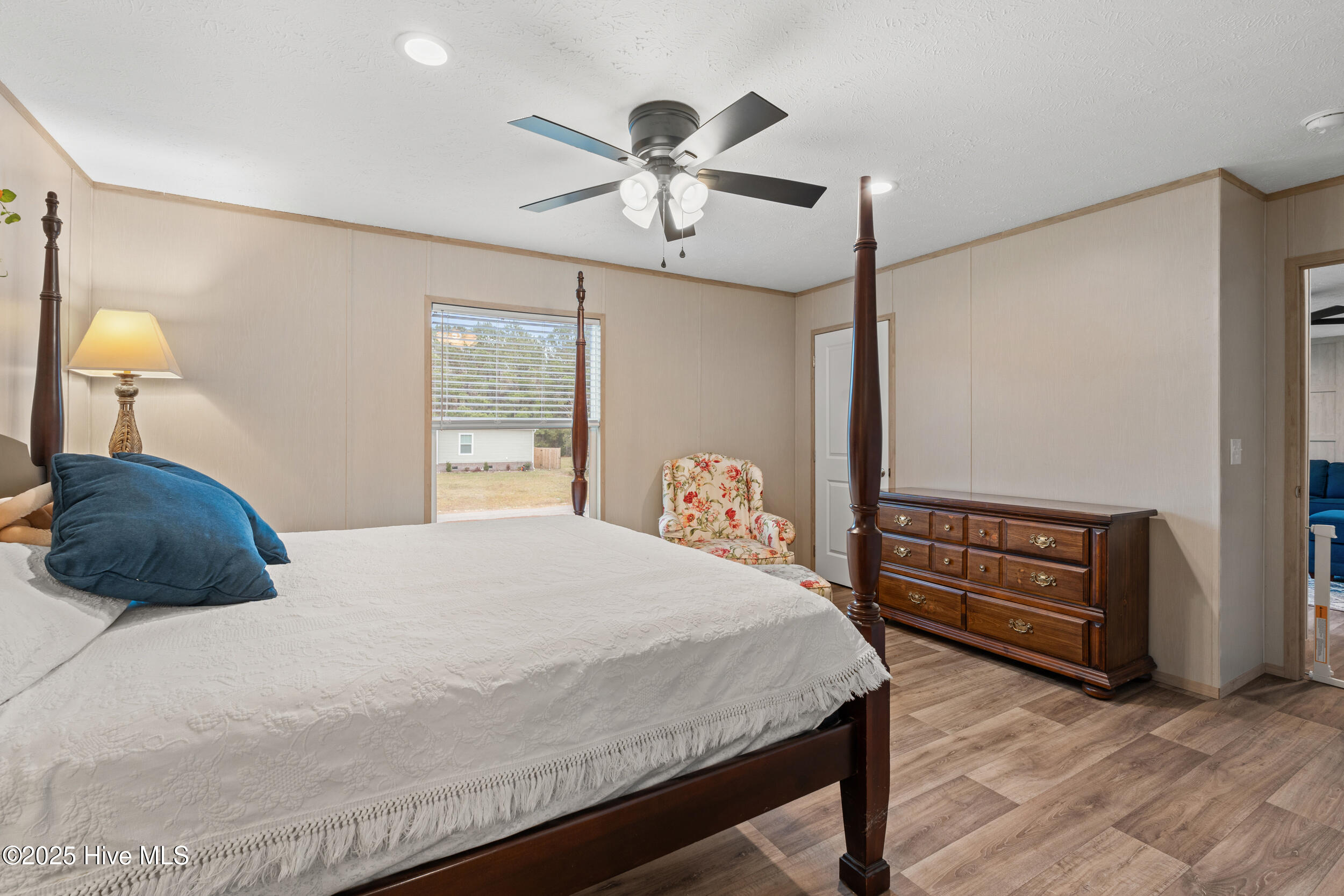 100543638 | Photo 12