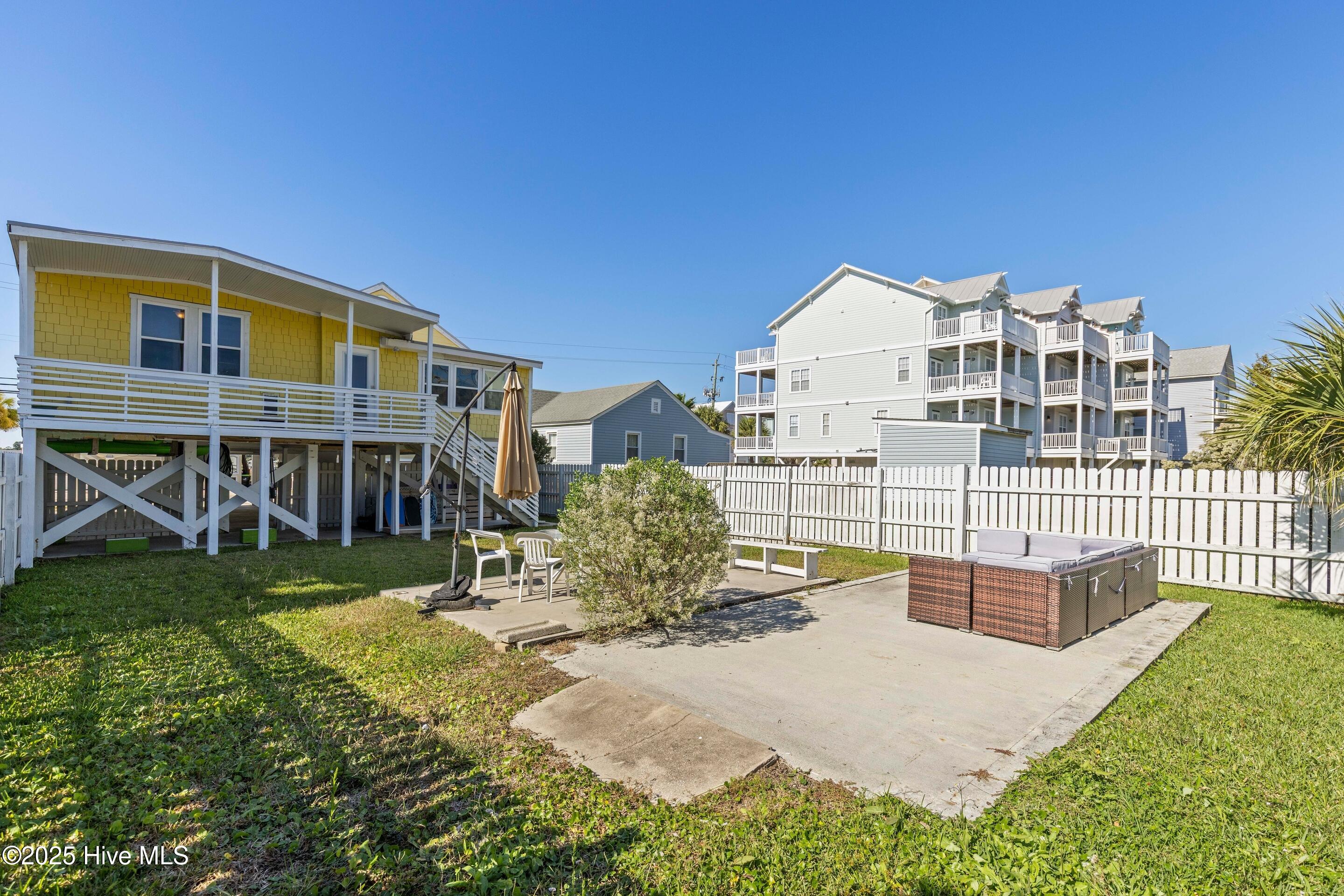 100567427 | Photo 43