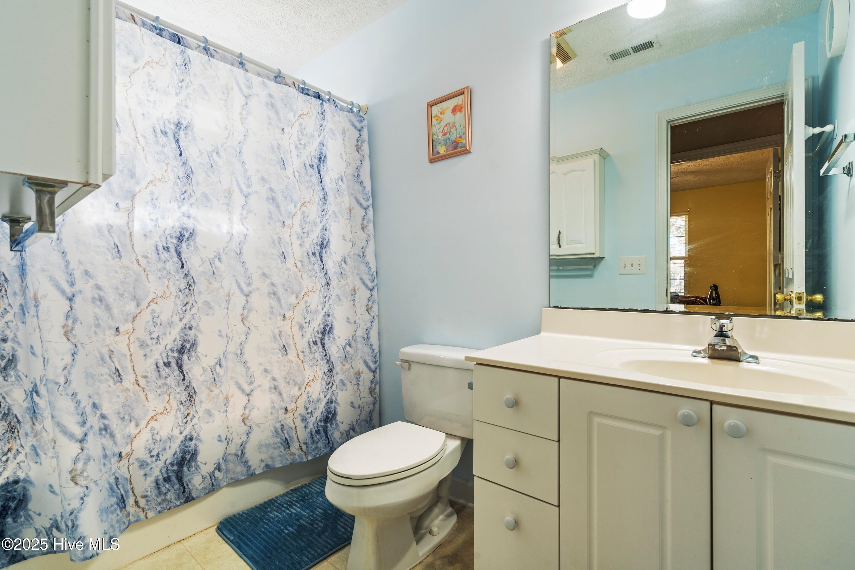 100546792 | Photo 46