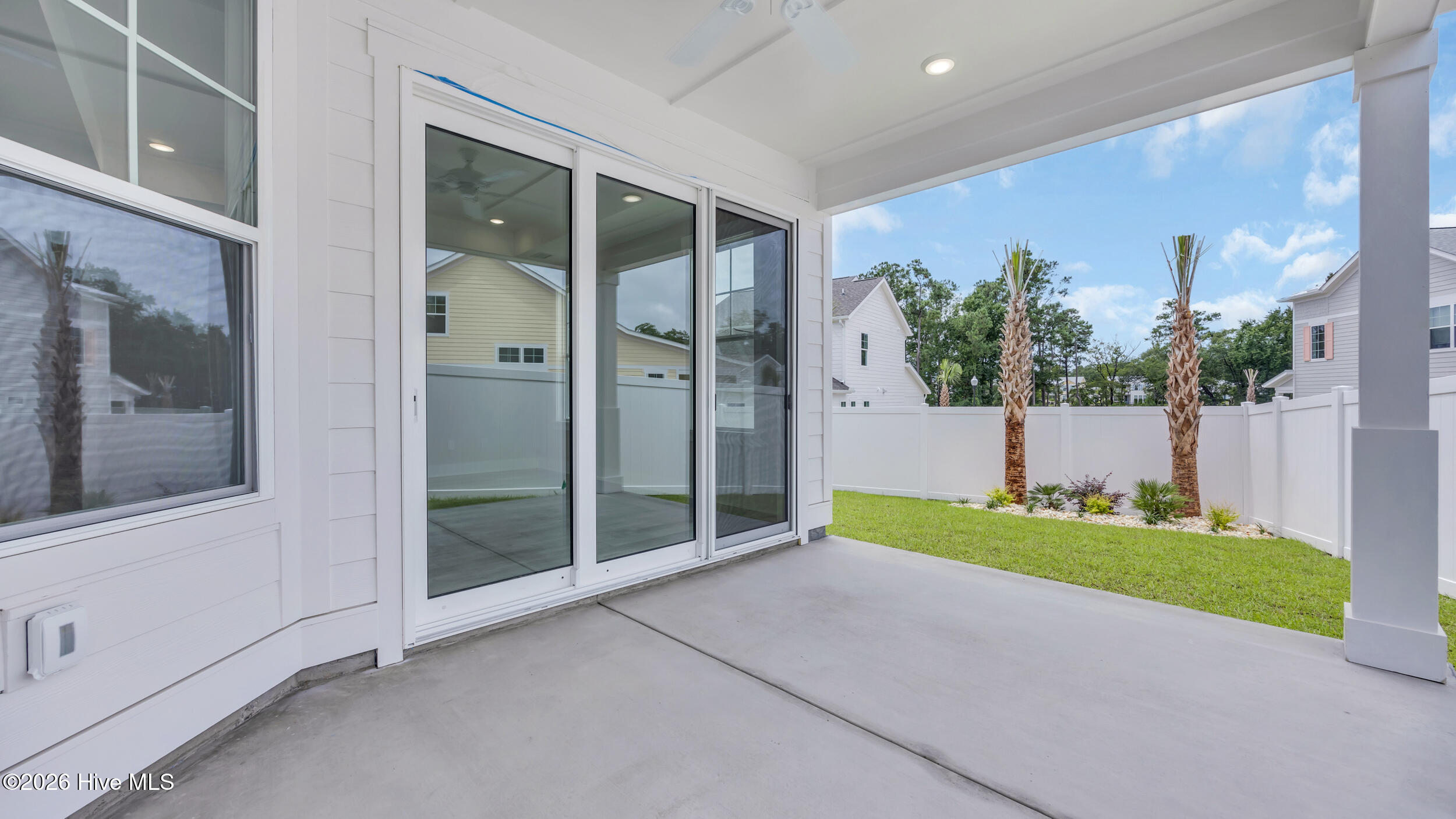 100549844 | Photo 36