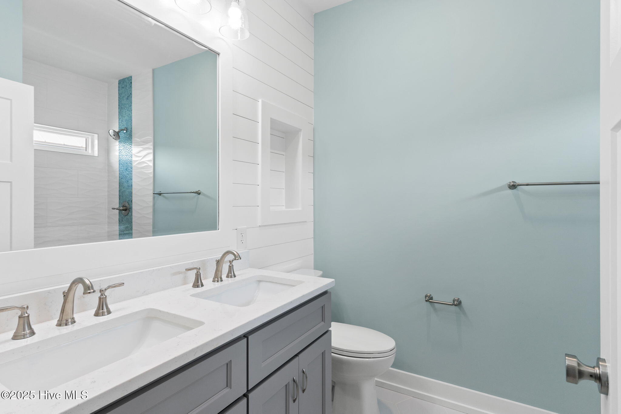 100524435 | Photo 27