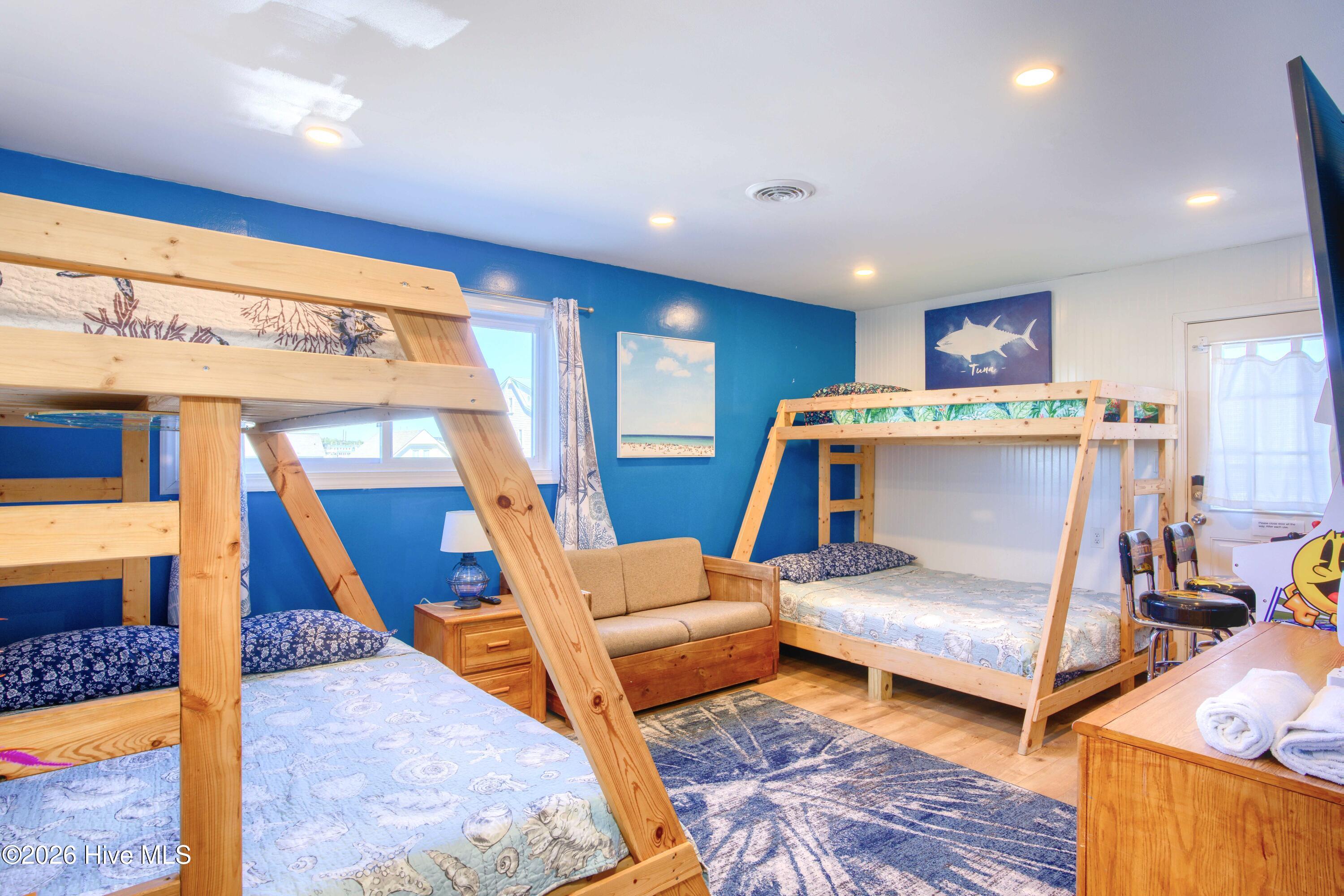 100550124 | Photo 40