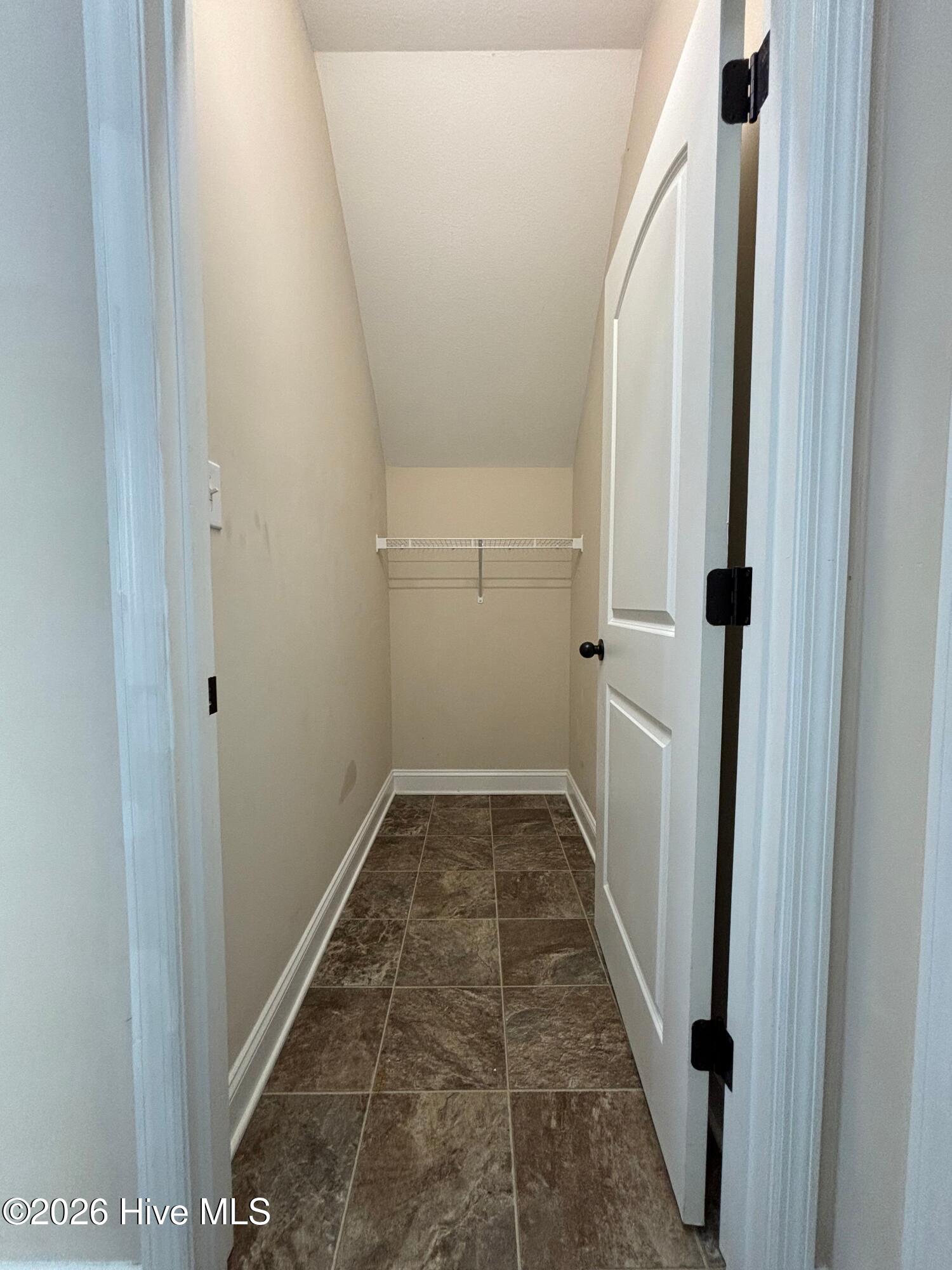 100557628 | Photo 14