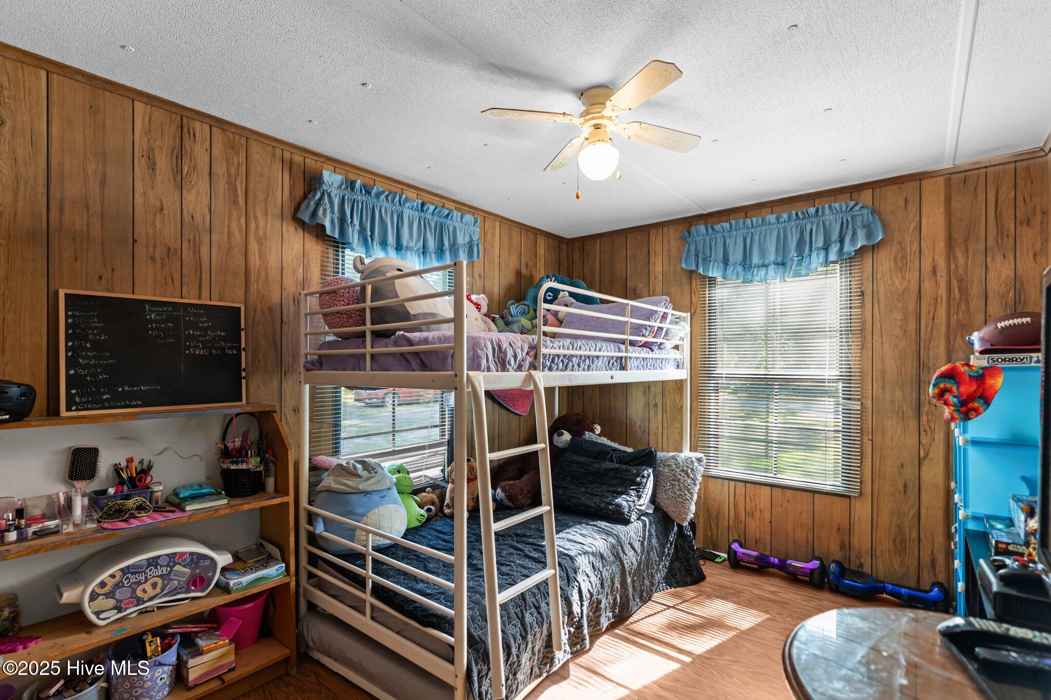 100513028 | Photo 22