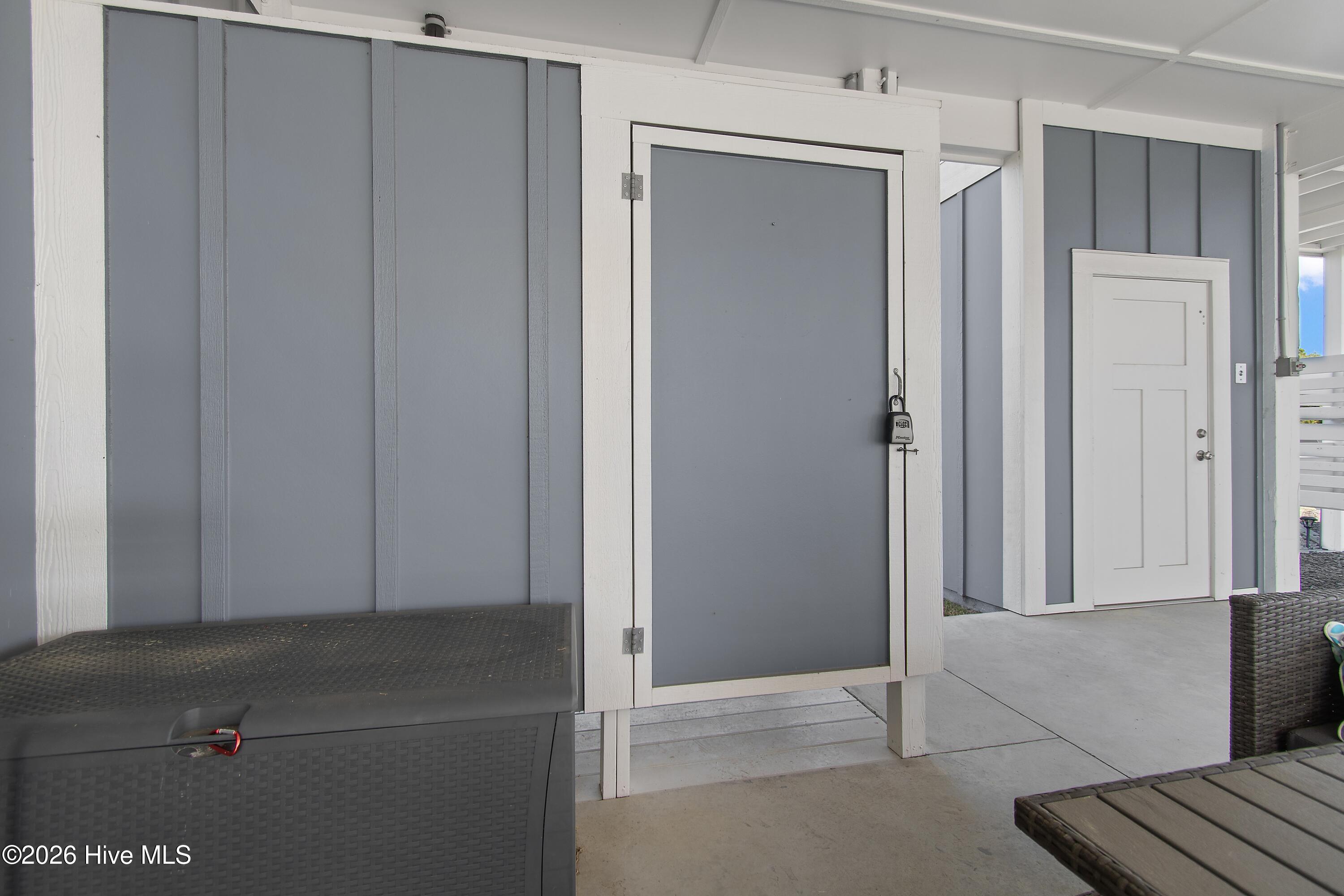 100567916 | Photo 43