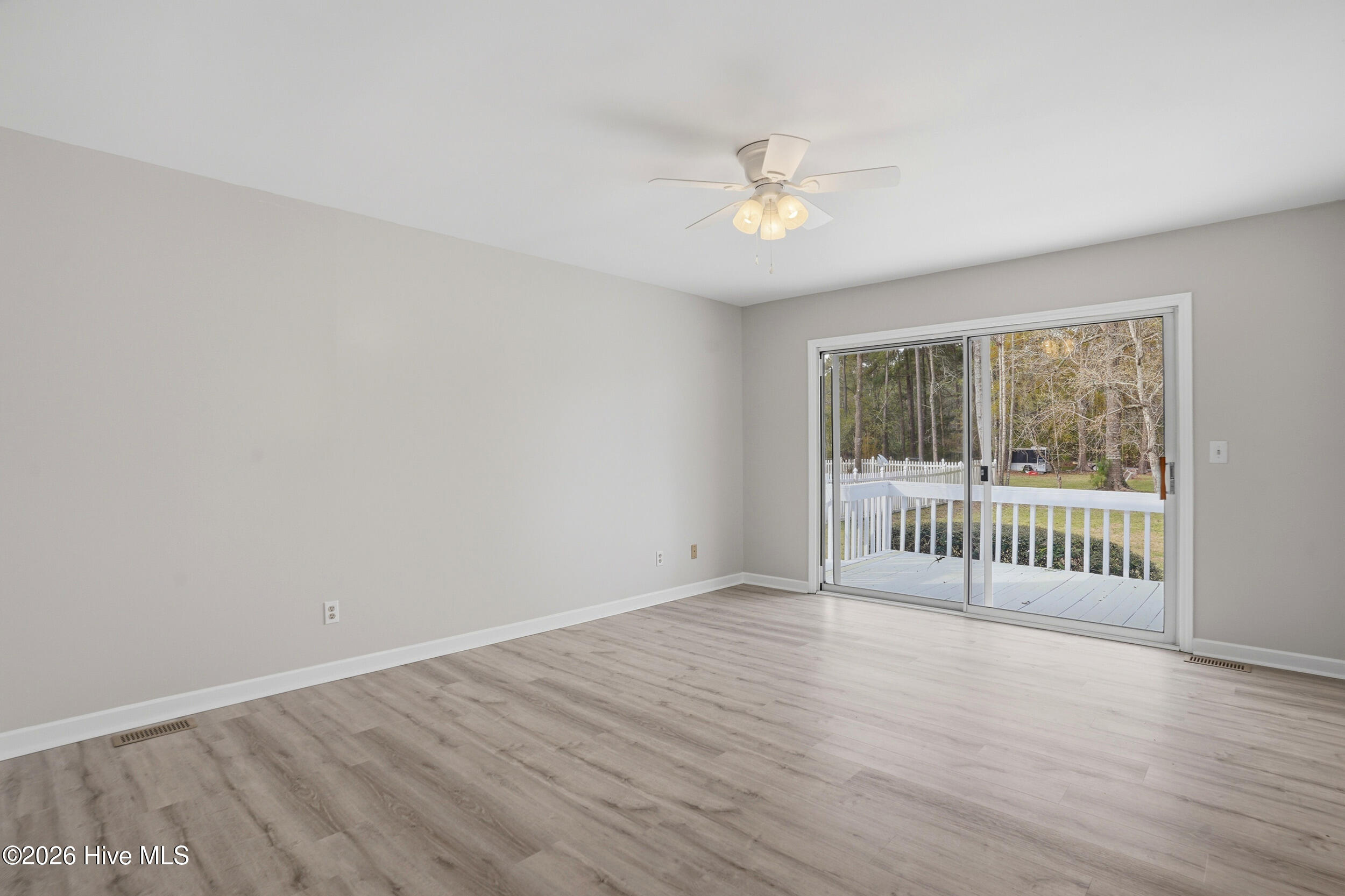 100555150 | Photo 52