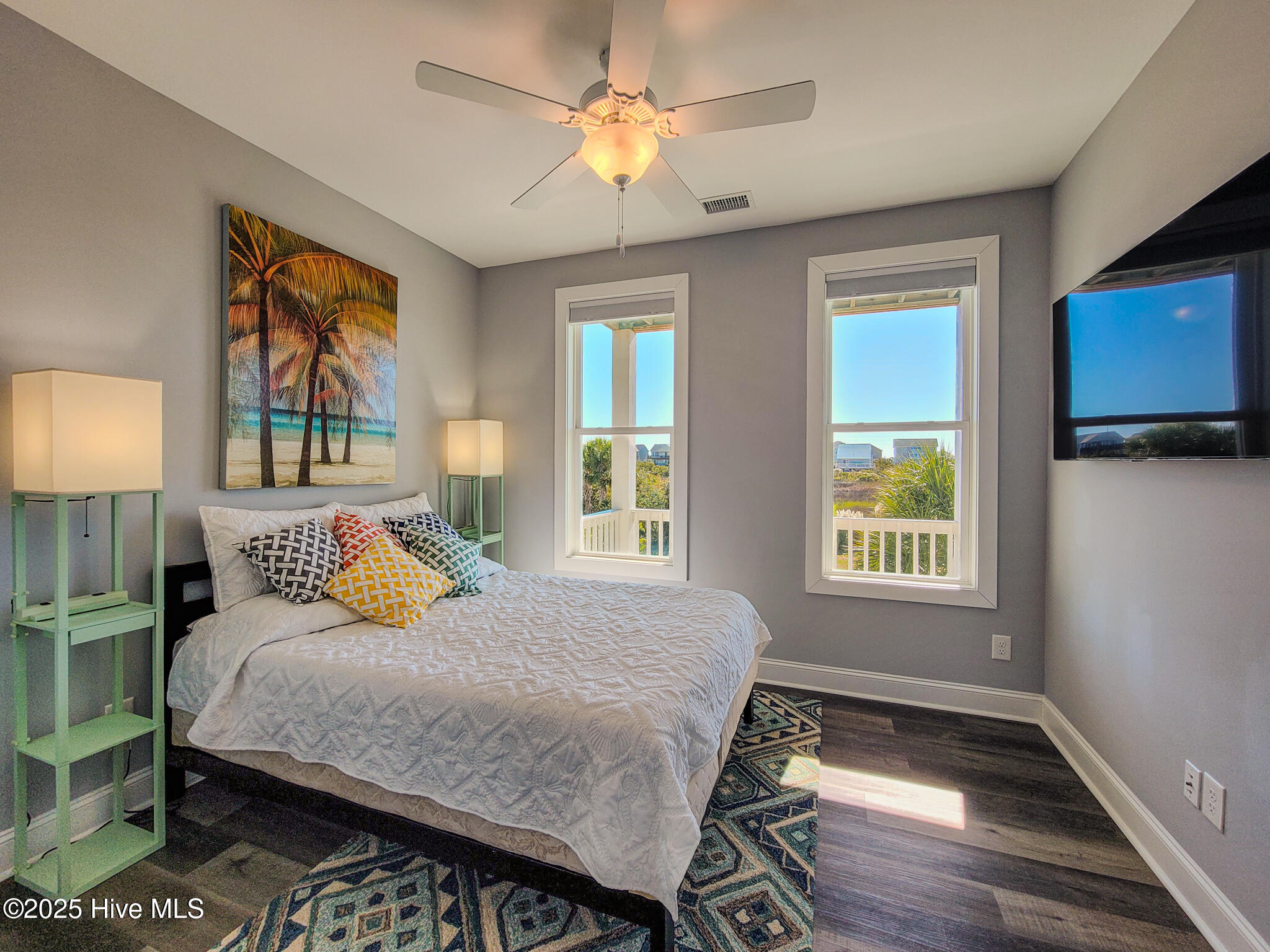 100538733 | Photo 18