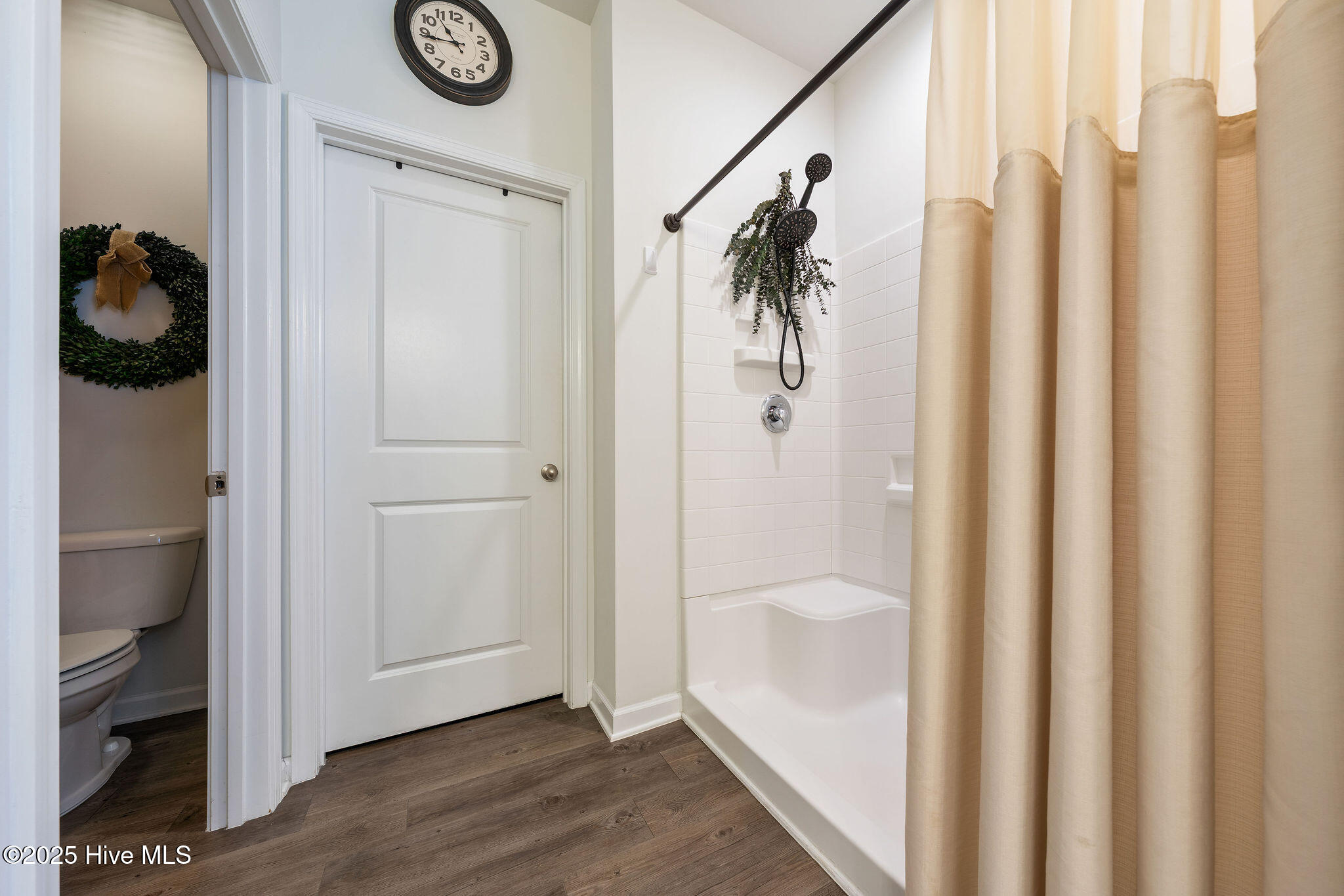 100539651 | Photo 34