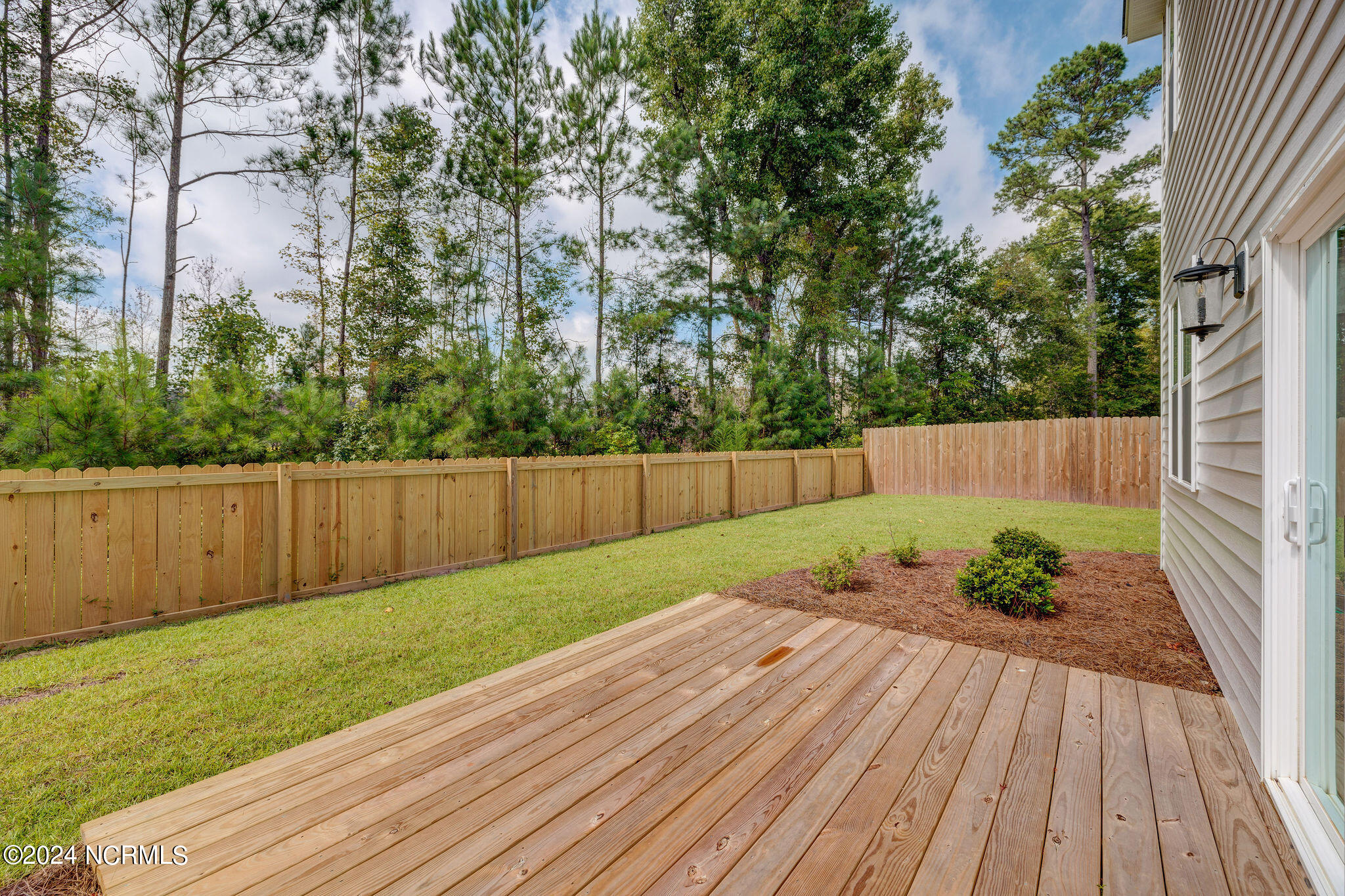 100548274 | Photo 36