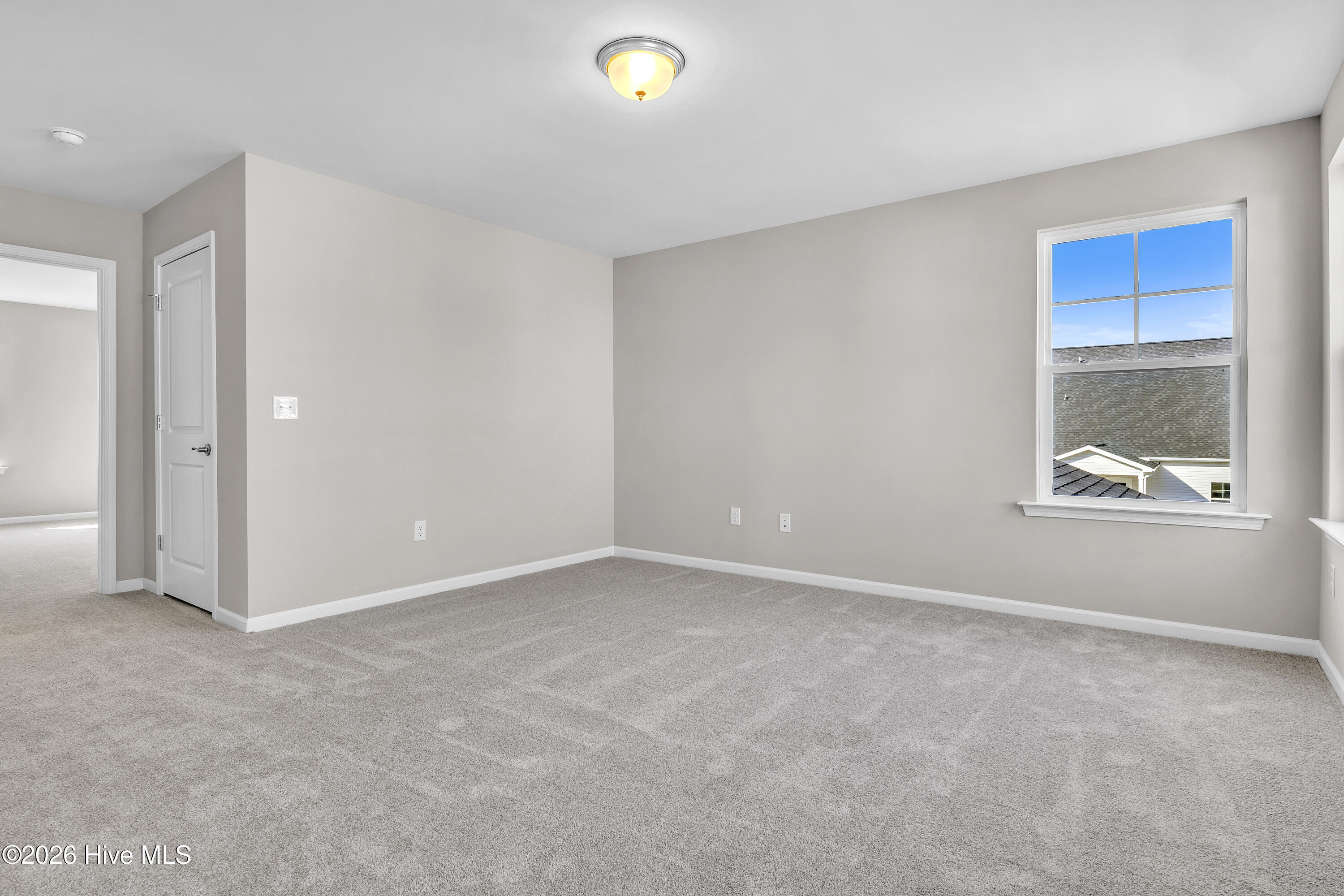 100561005 | Photo 41