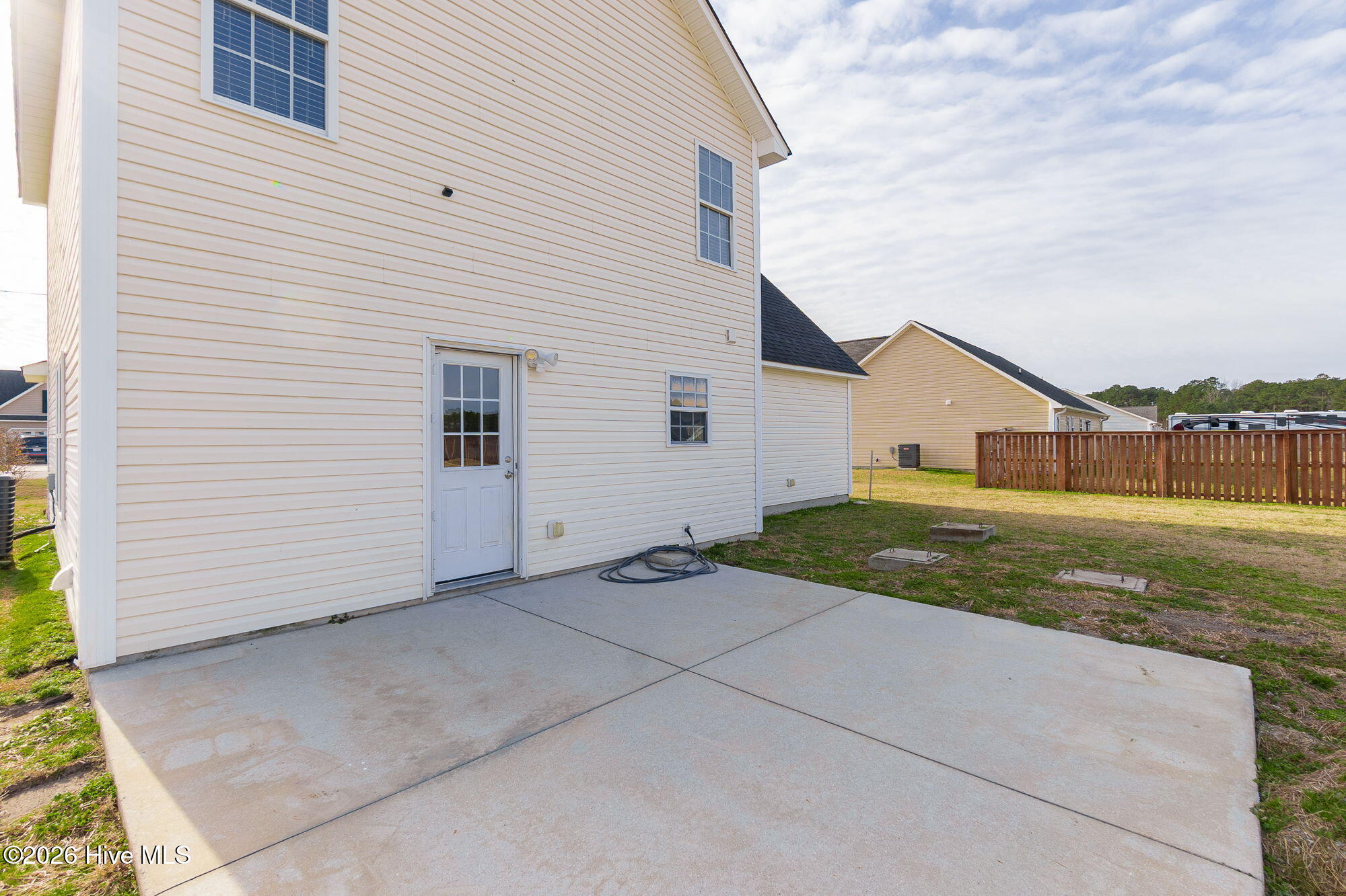 100569536 | Photo 32