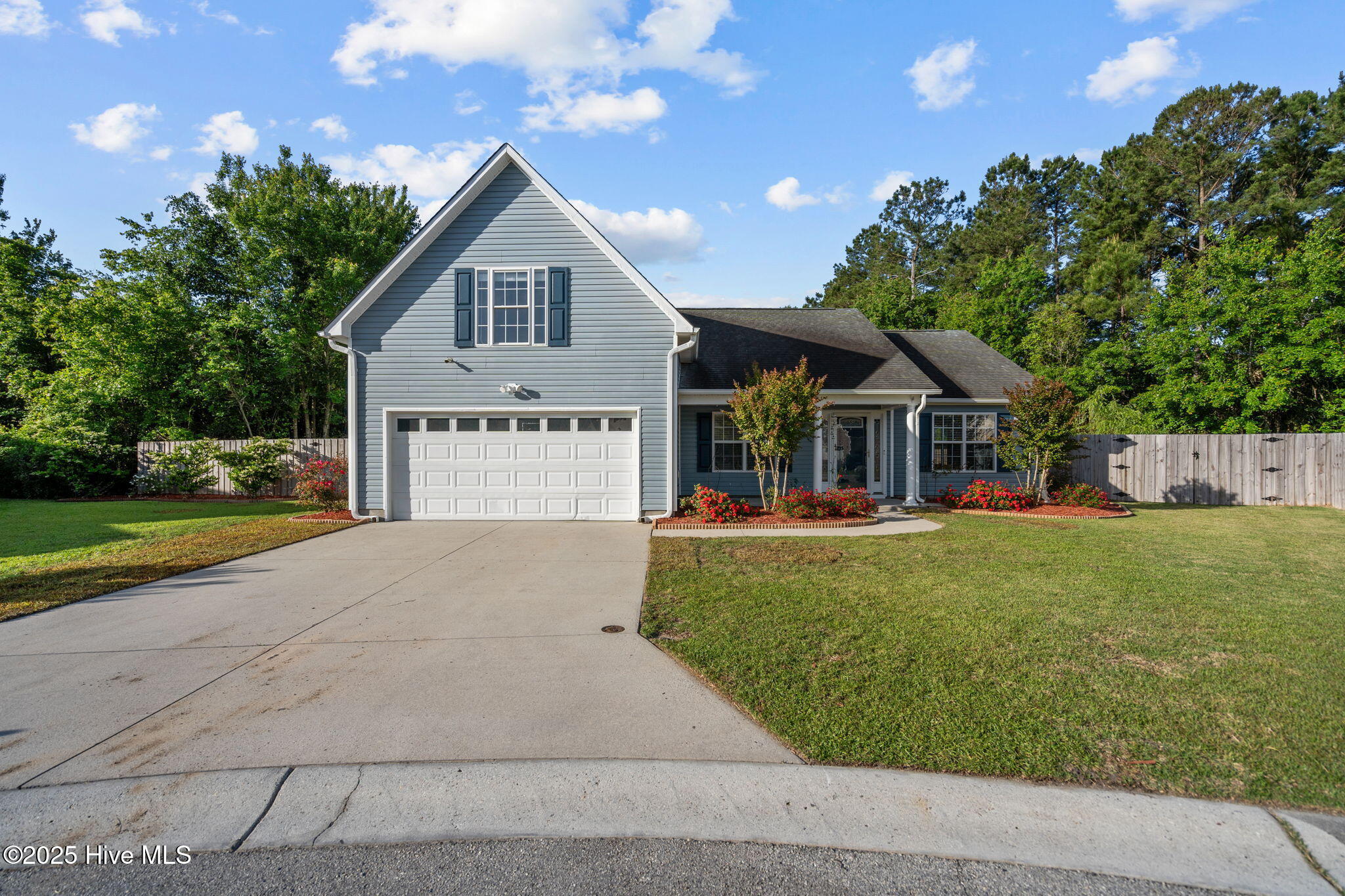 100539889 | Photo 35