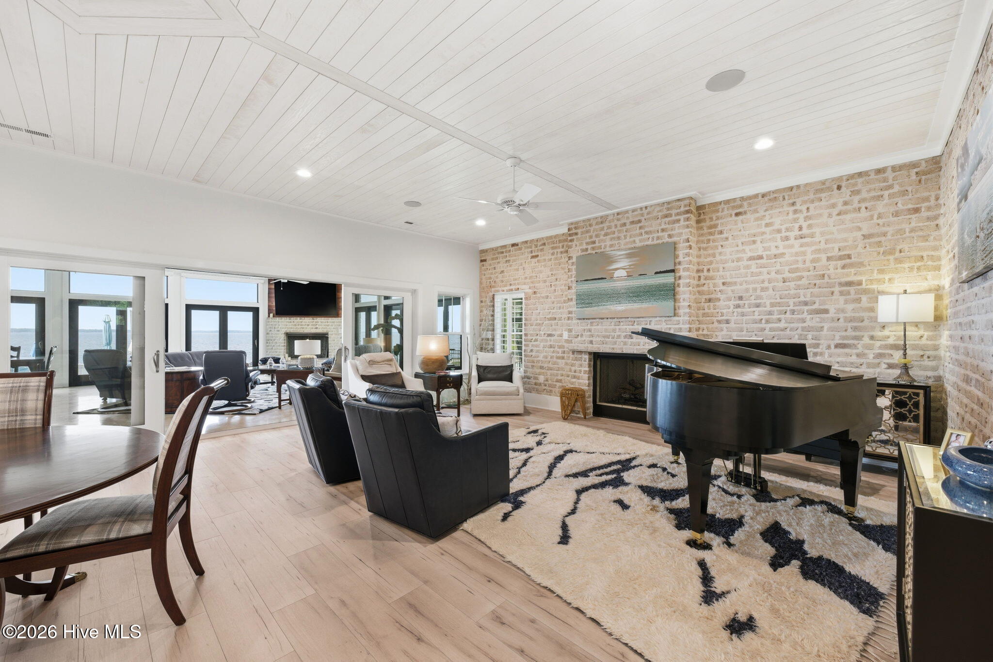 685 Raymond Road,Arapahoe