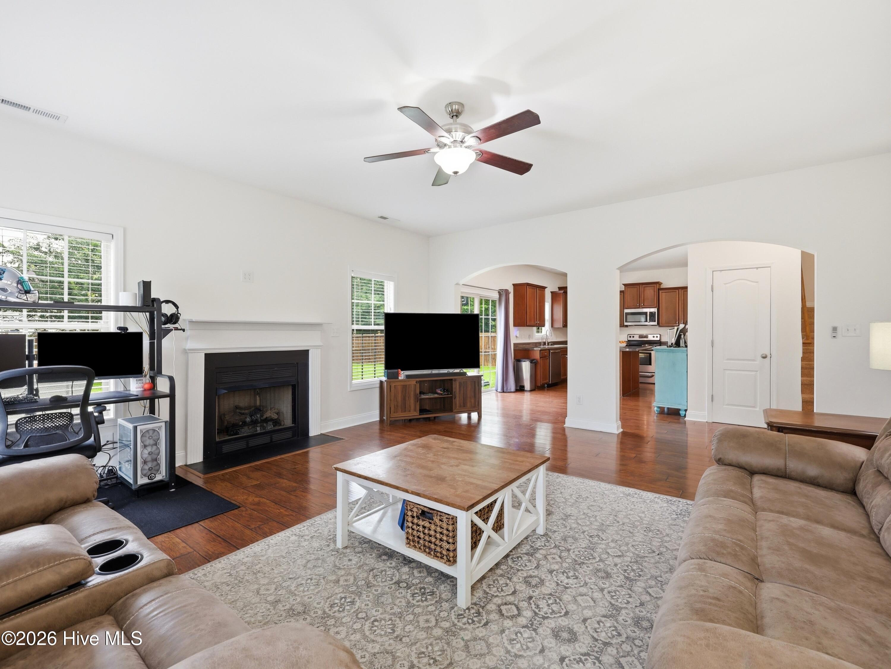 200 Wedgefield Circle,Maple Hill