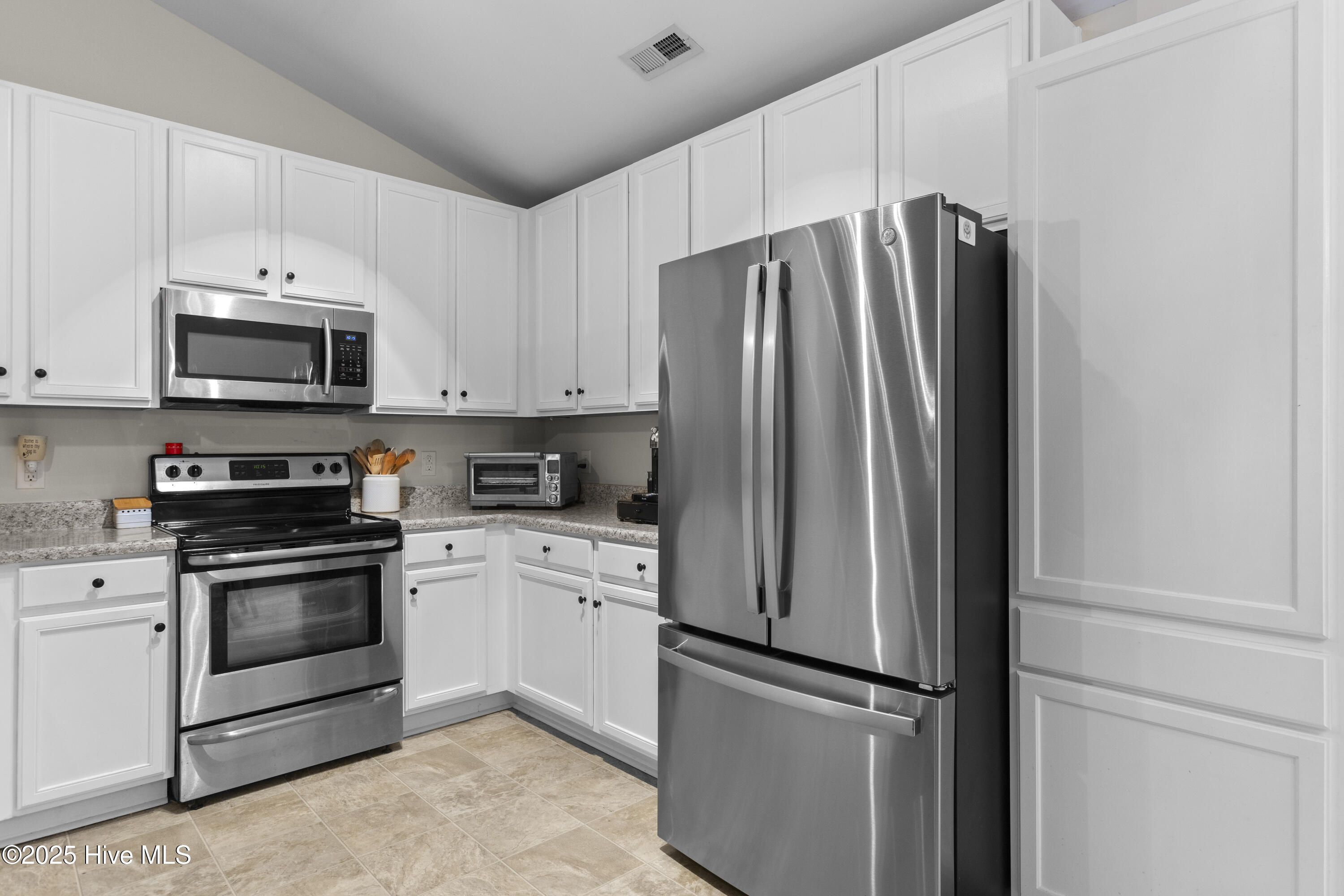 100567808 | Photo 10