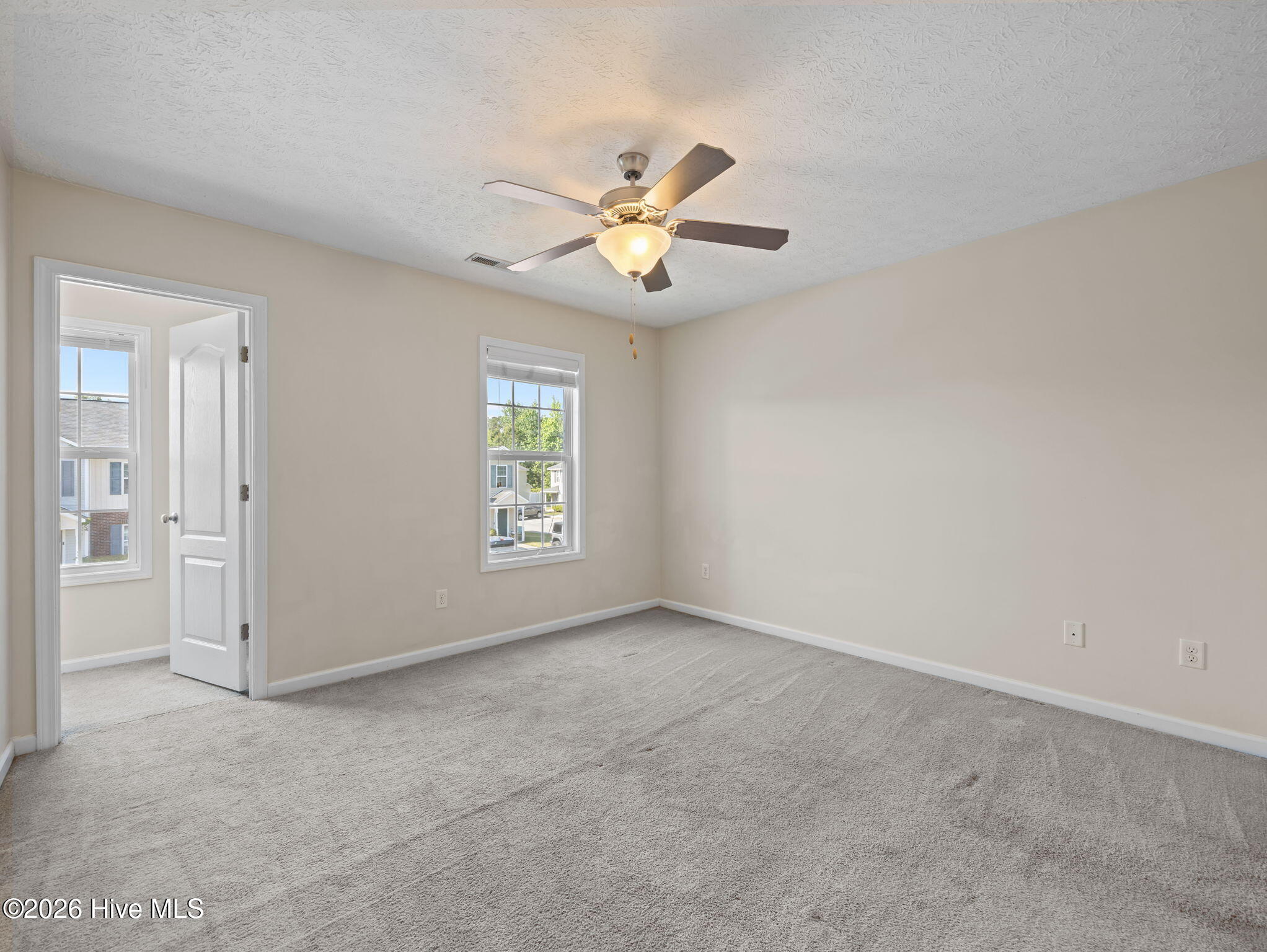 100570571 | Photo 12