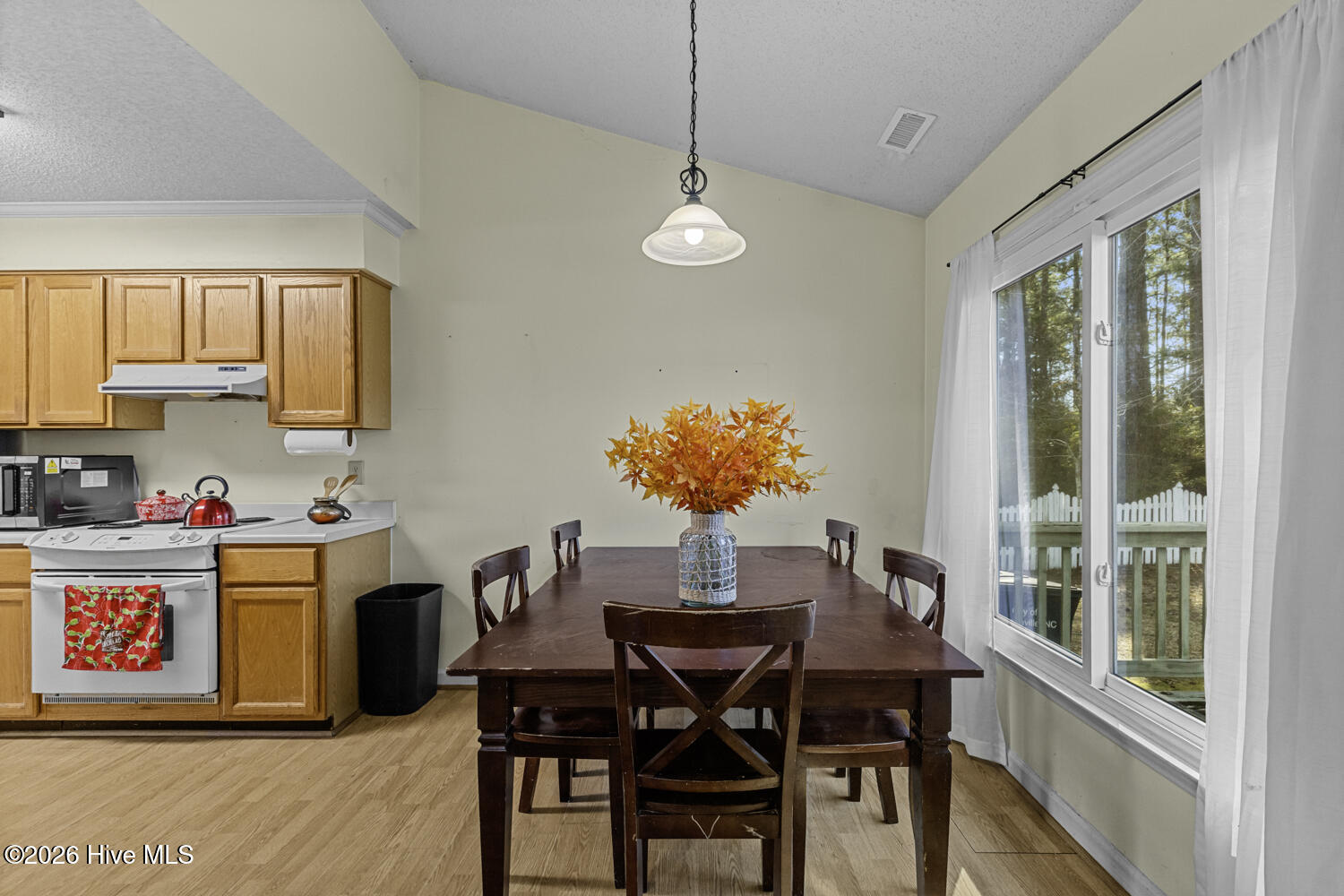 100554638 | Photo 13