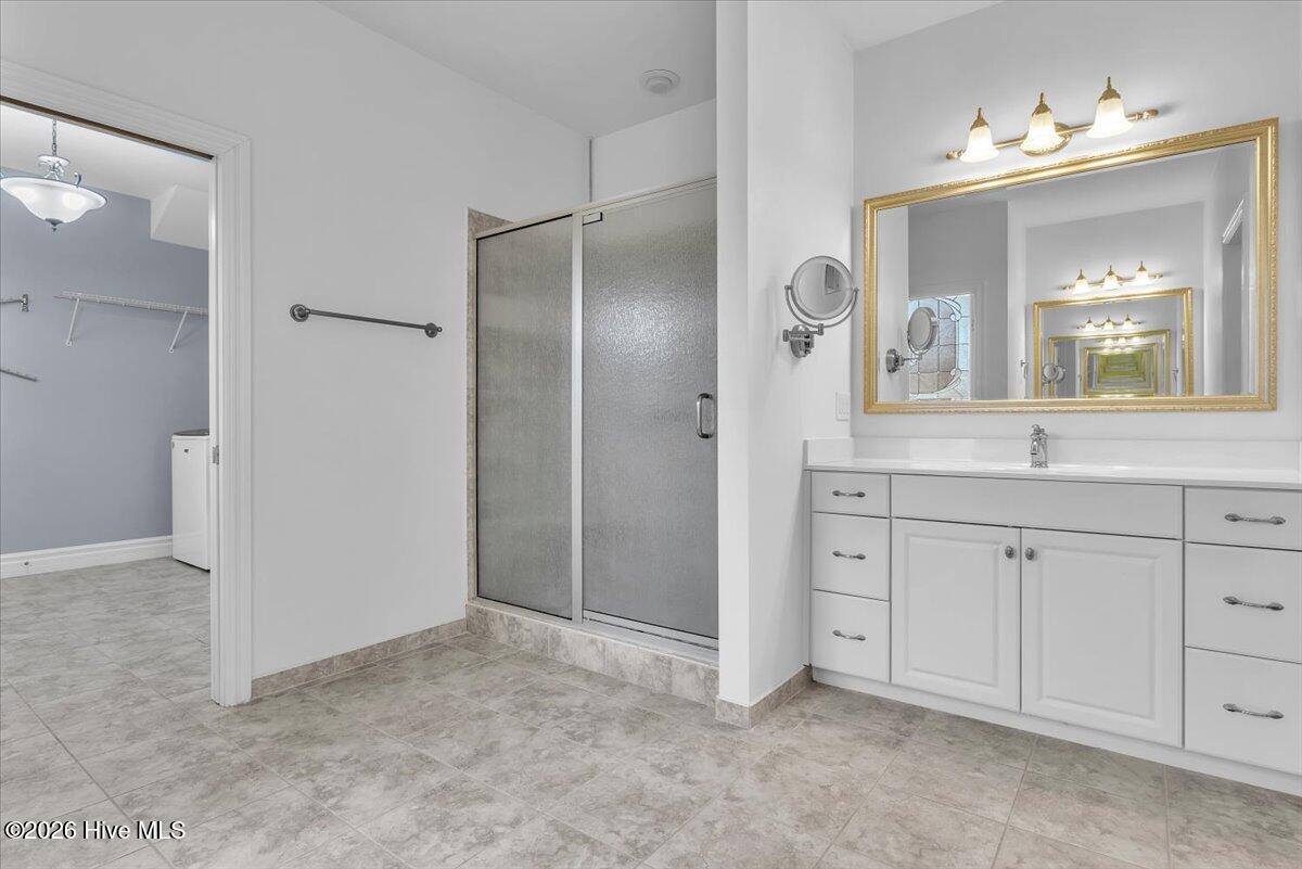 100559889 | Photo 30